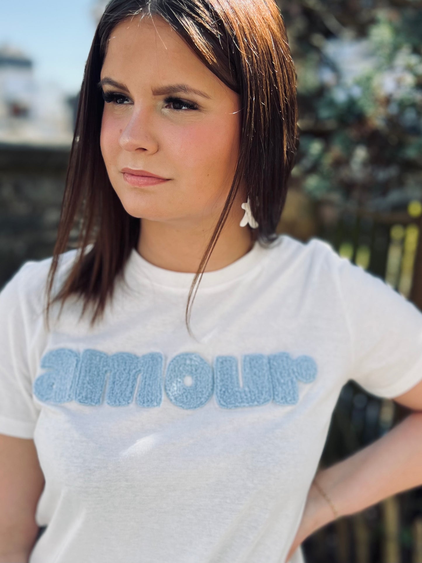 T-shirt « AMOUR » bleu ciel