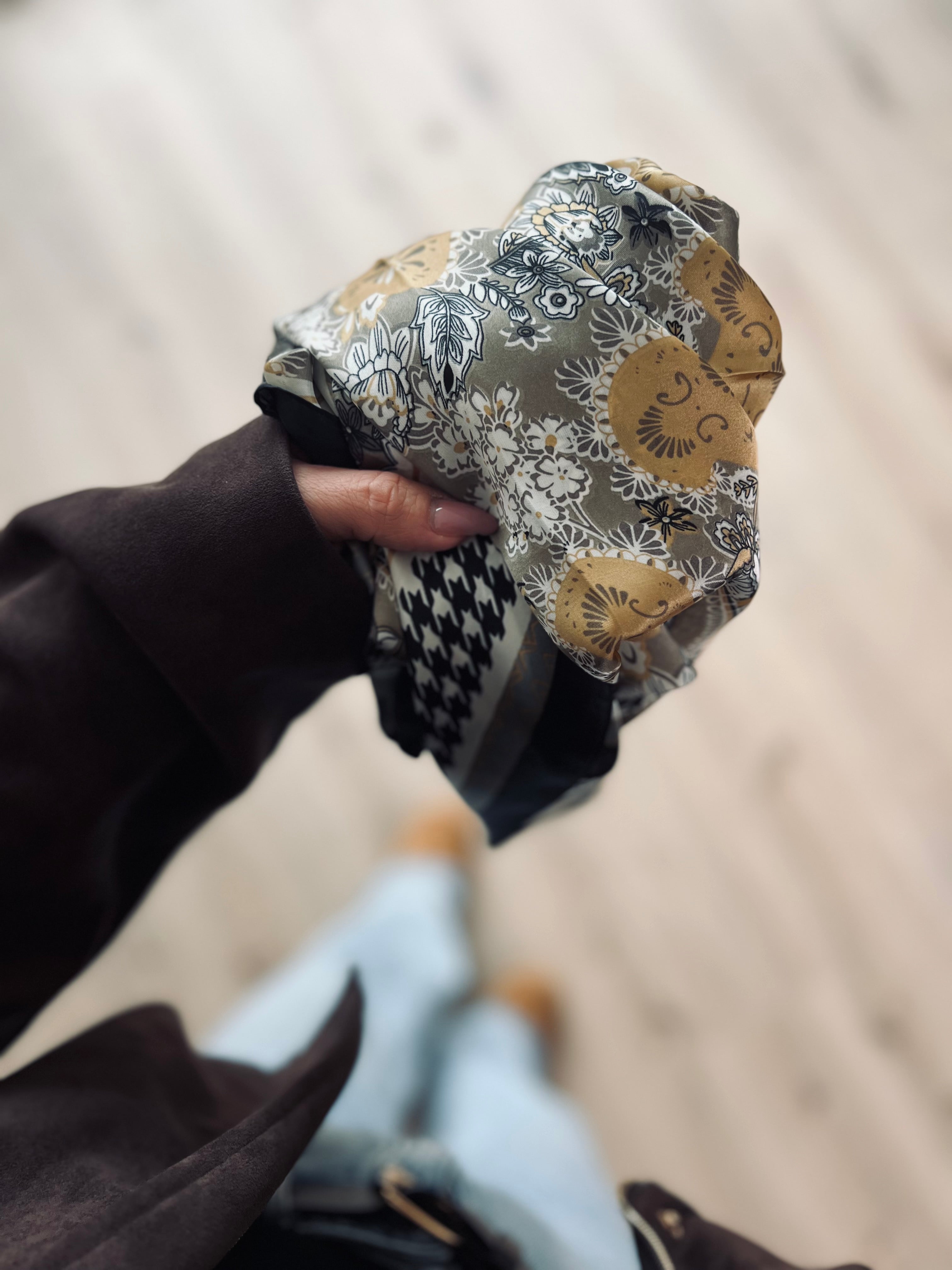 Notre foulard ALBA ocre