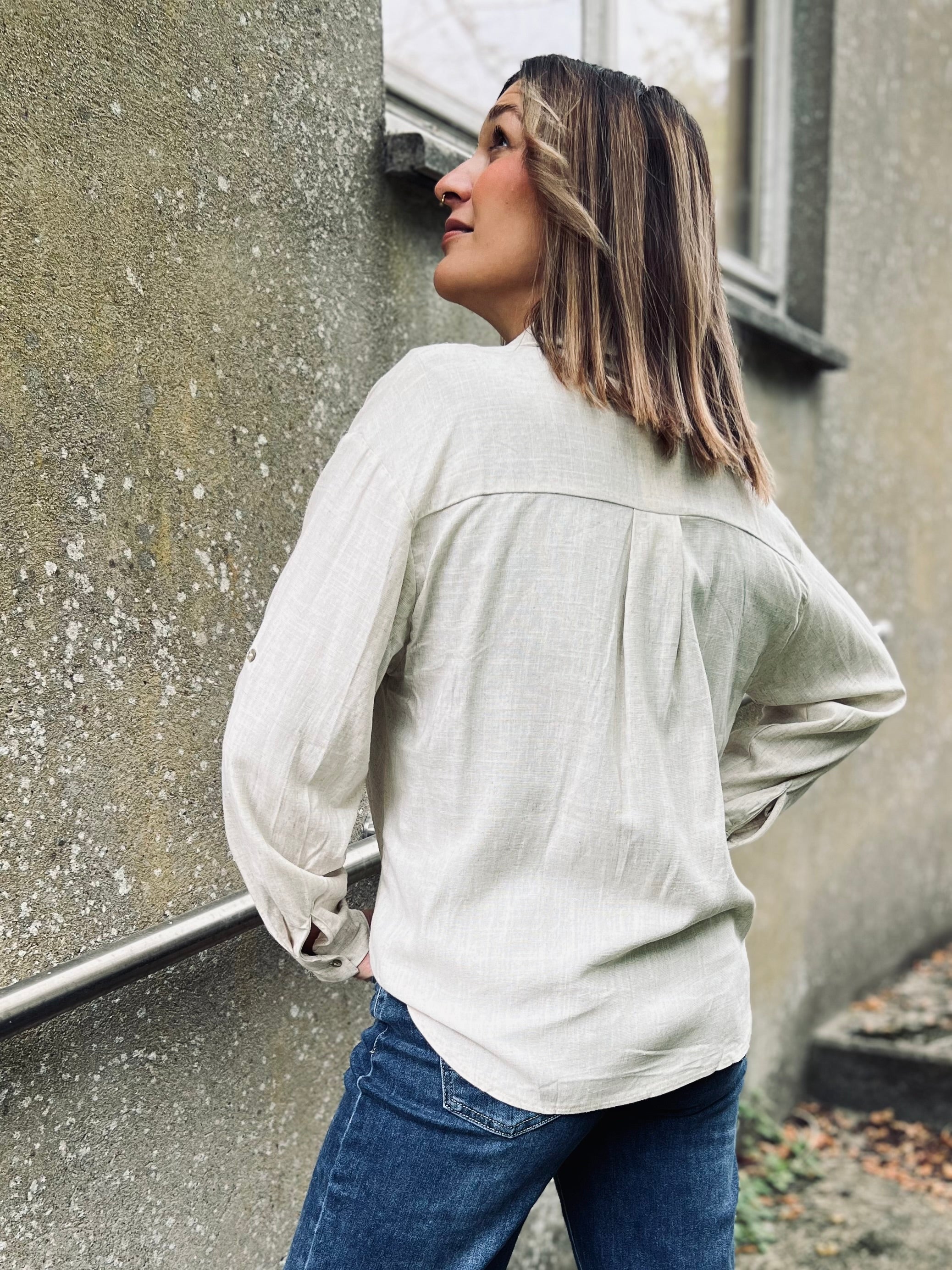 Notre chemisier SOFIA beige