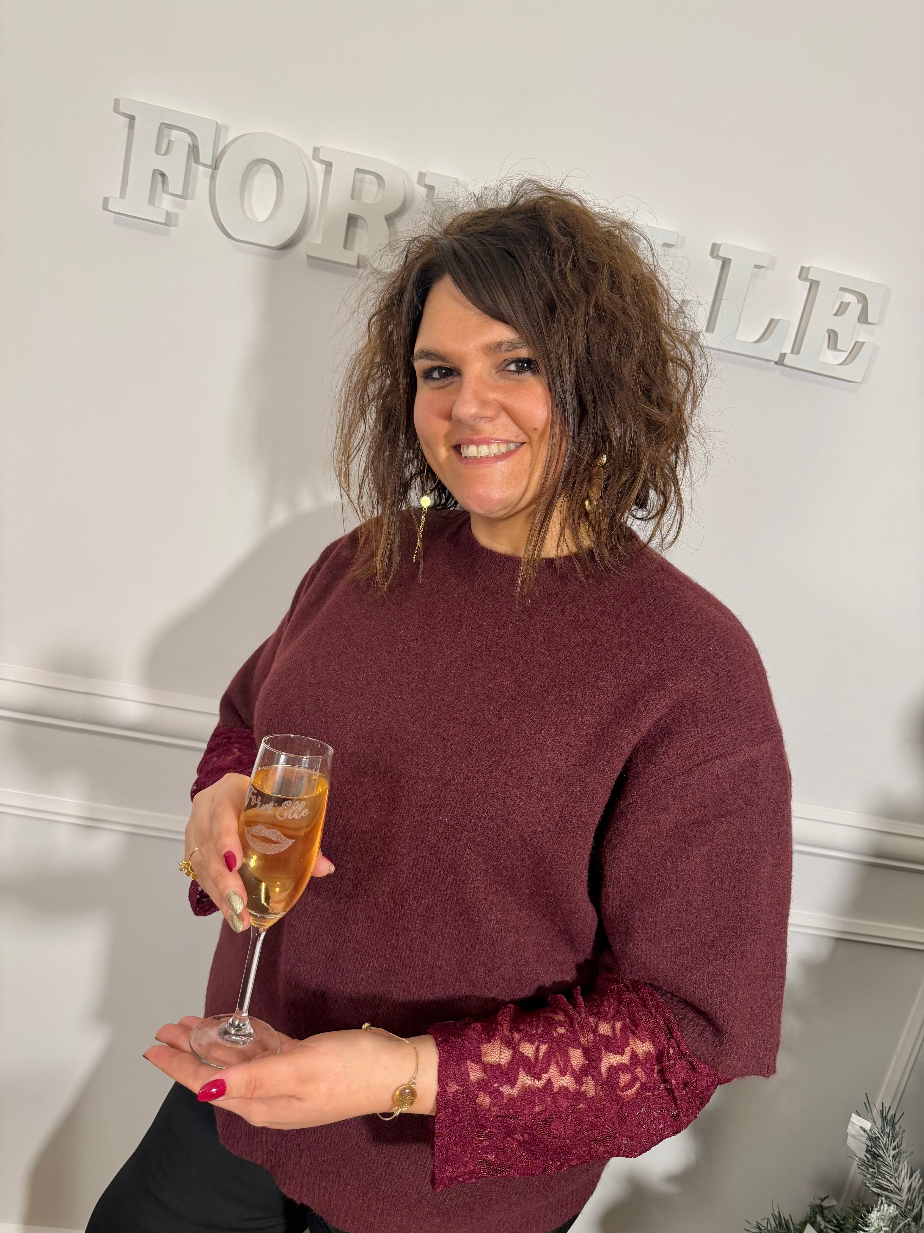 Notre pull AZRA bordeaux