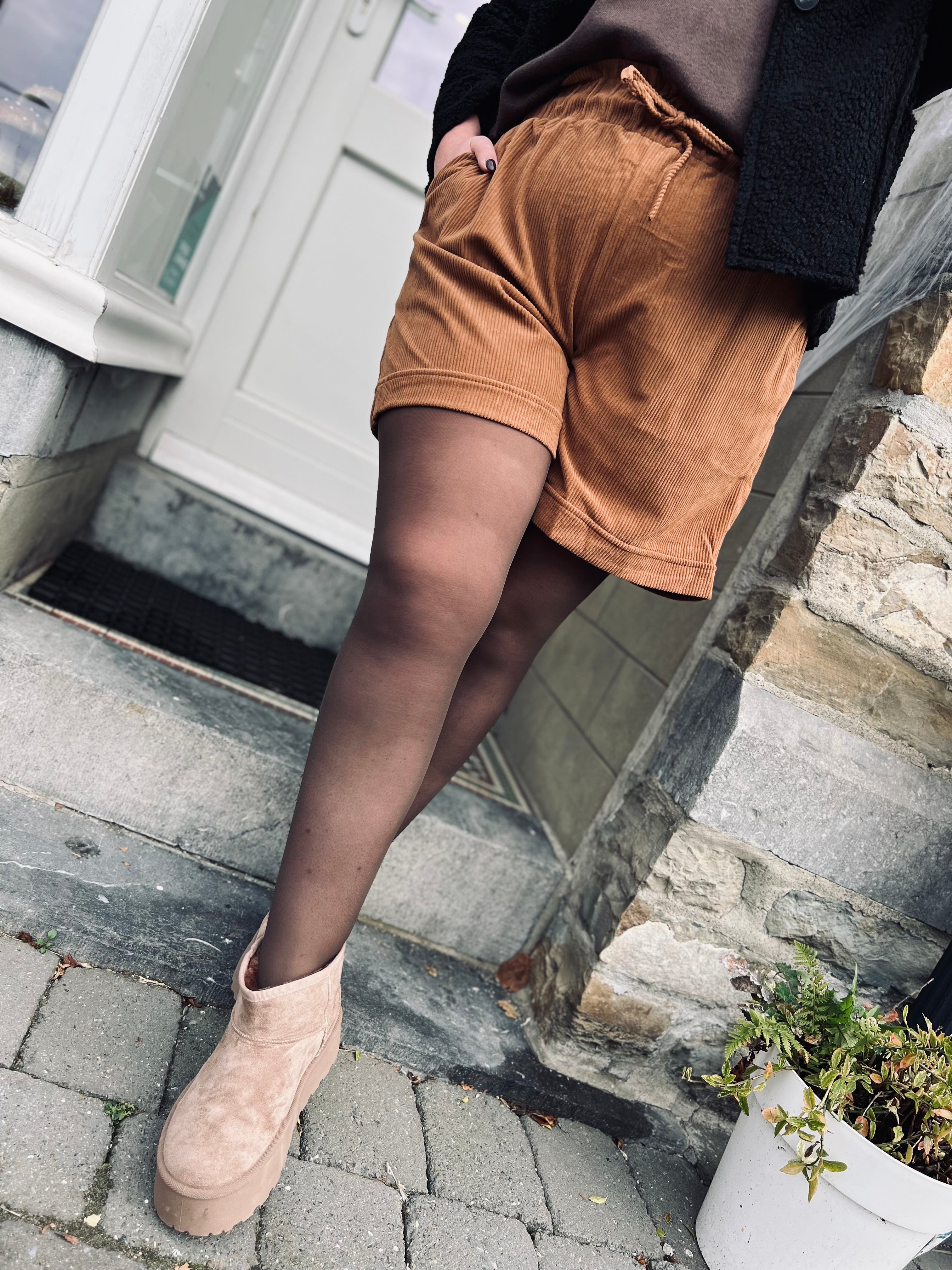 Notre short velours MAO camel