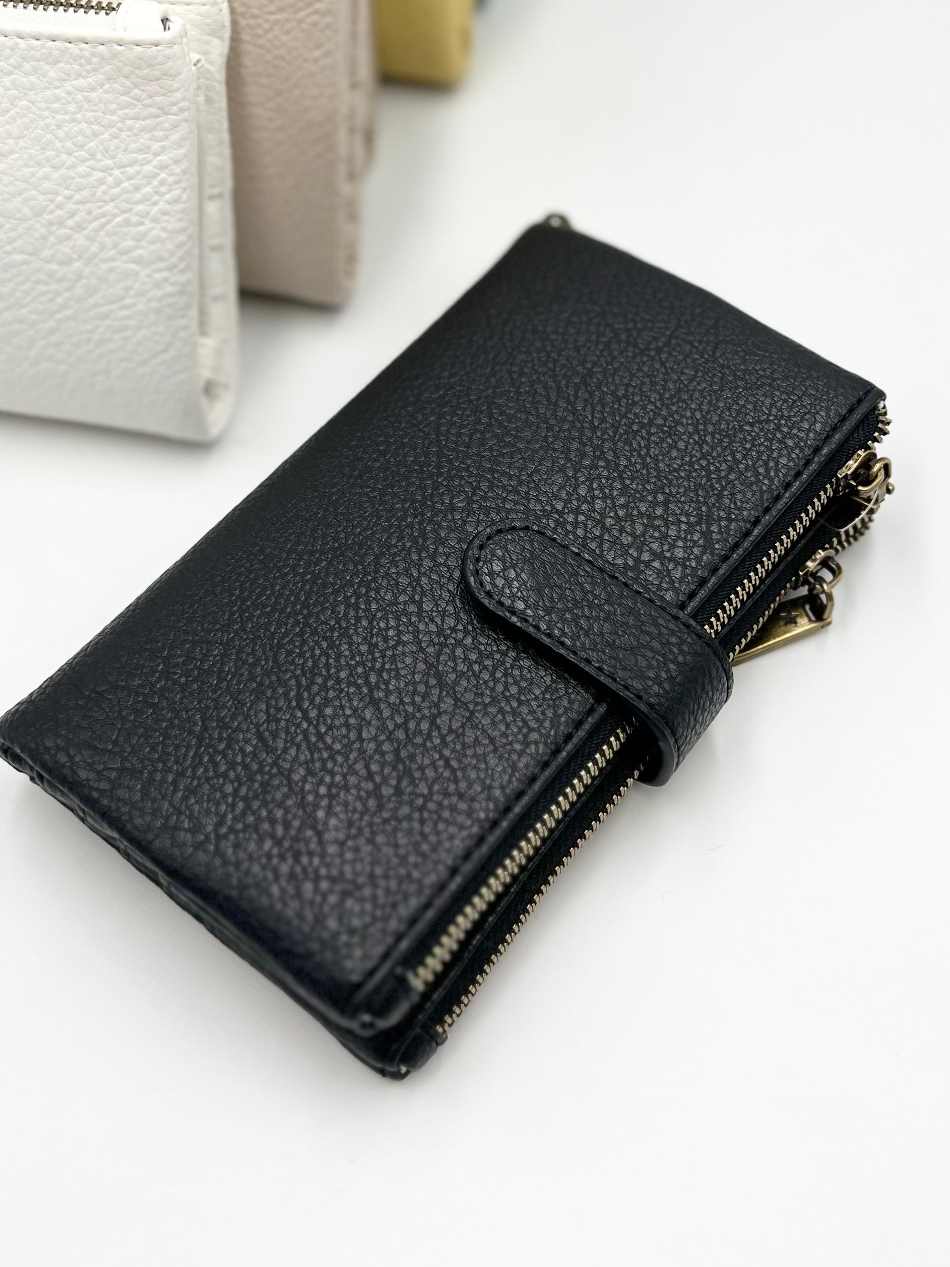 LE PORTEFEUILLE FLAVIA