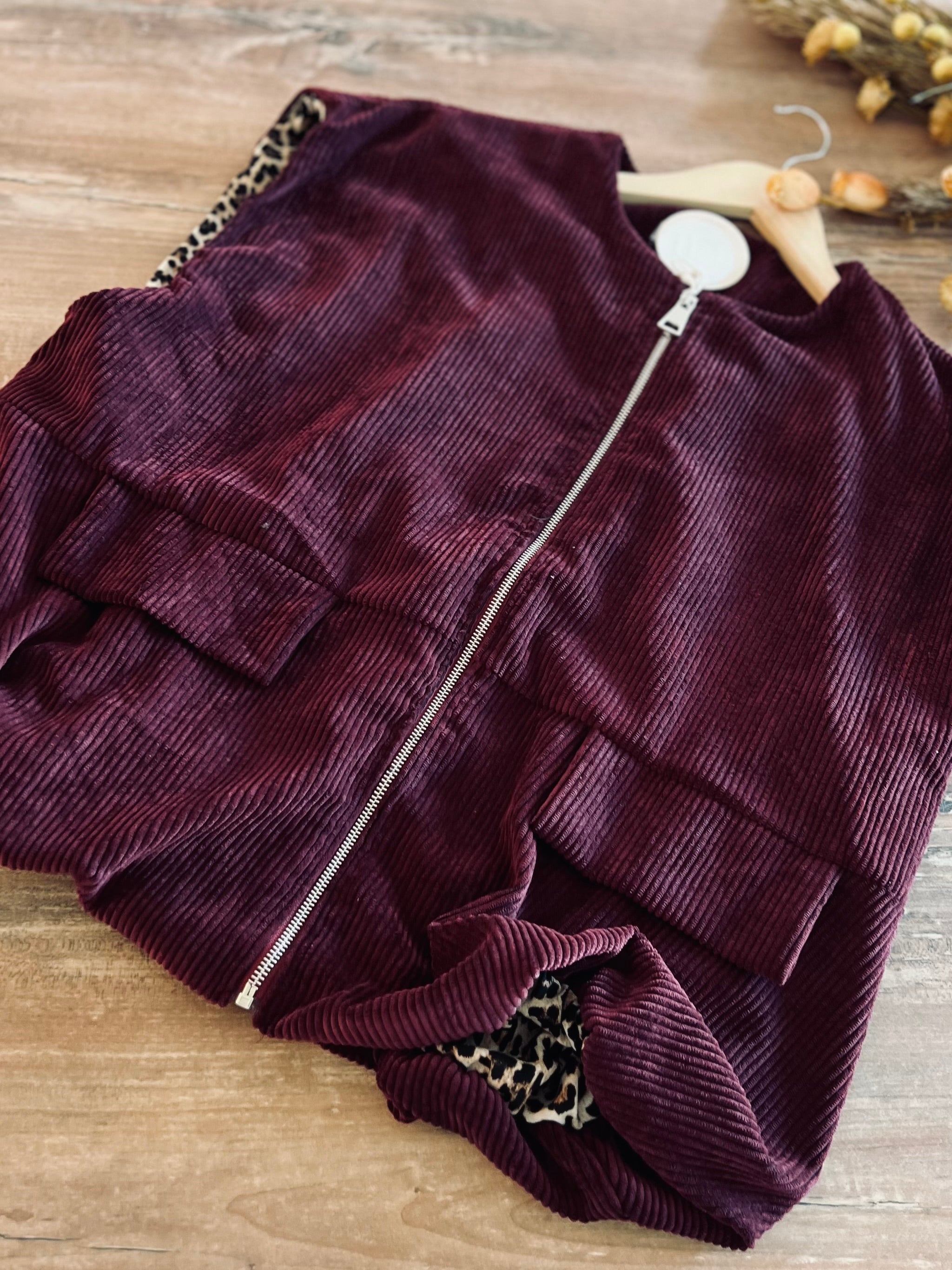 Notre gilet velours ORSO sans manches bordeaux