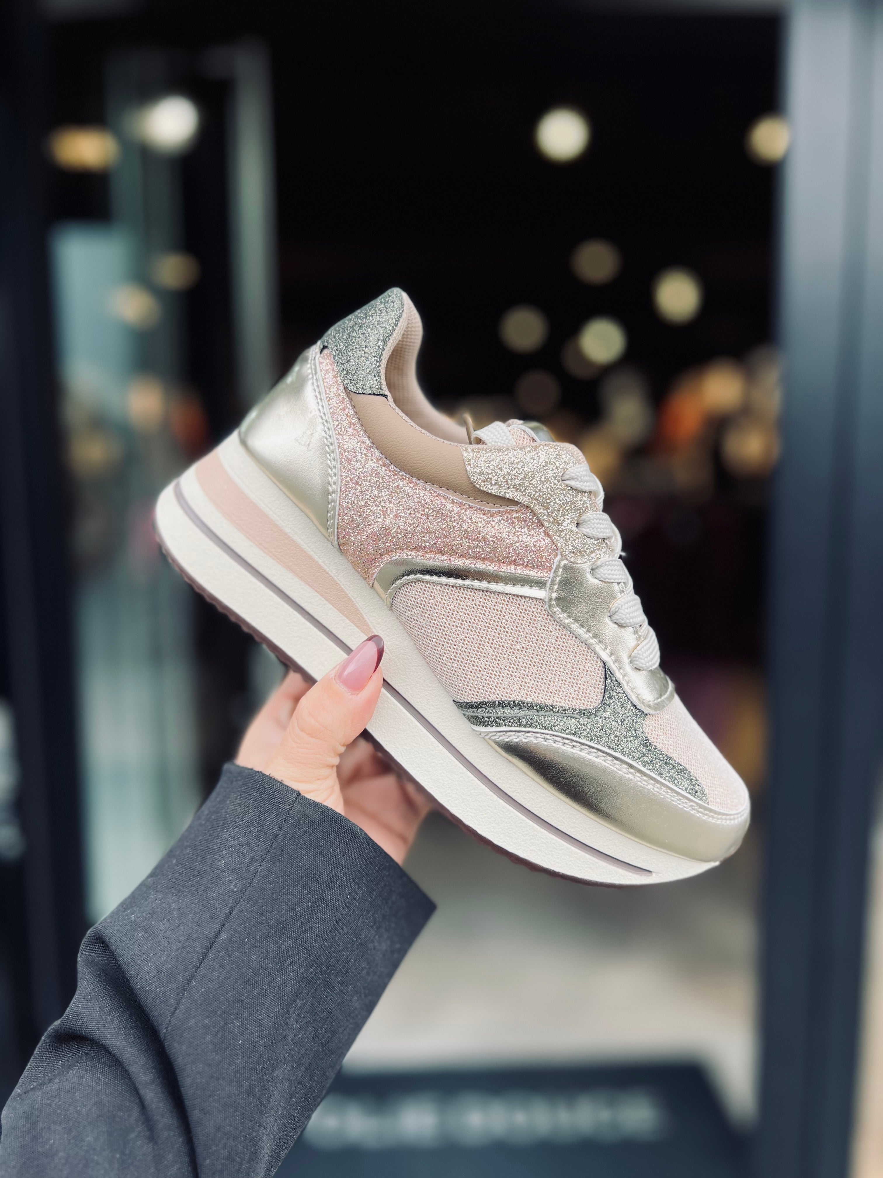 Nos baskets NOVA kaki