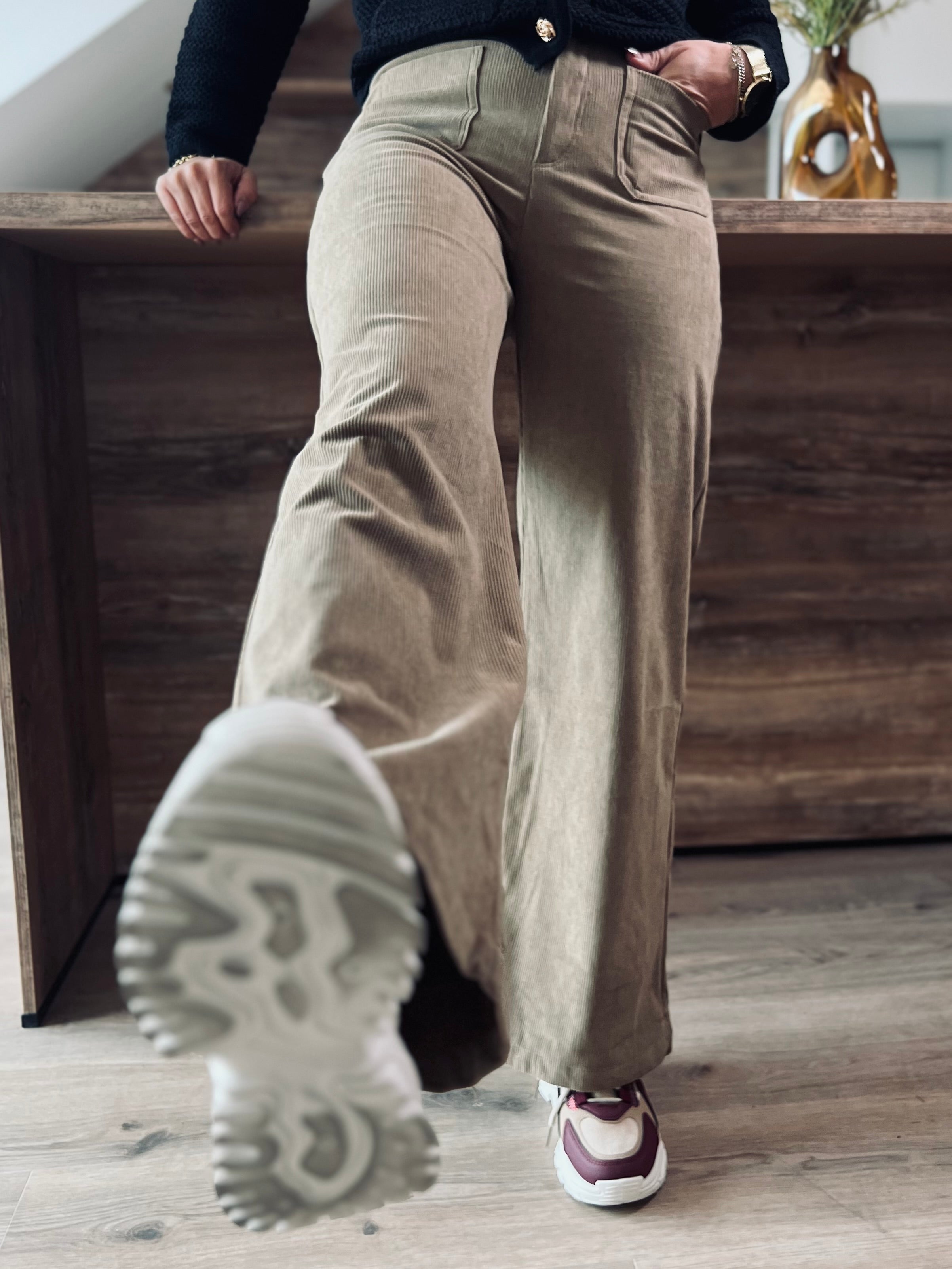 Notre jean velours KALI taupe