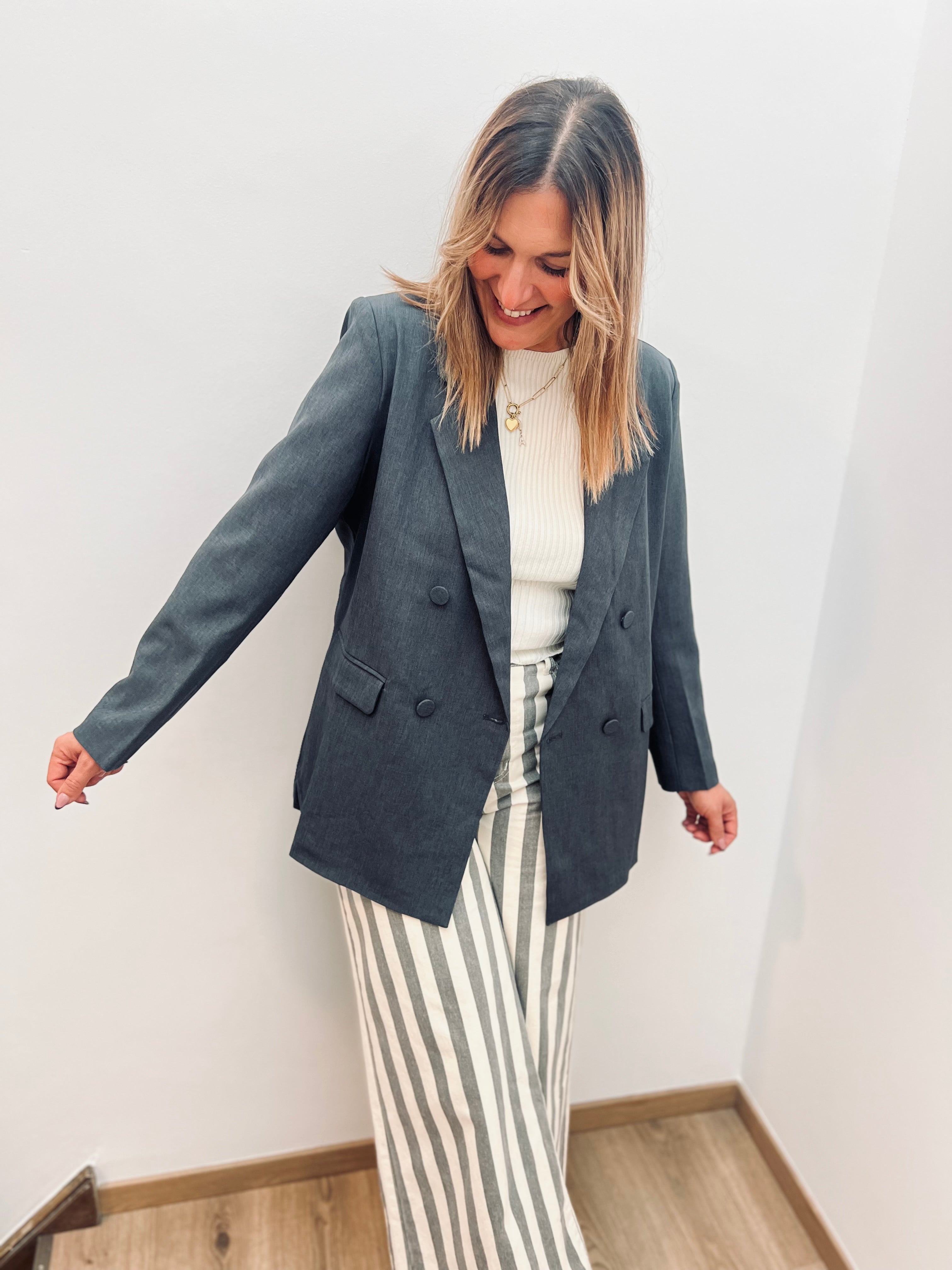 Notre blazer oversize MEGHAN gris
