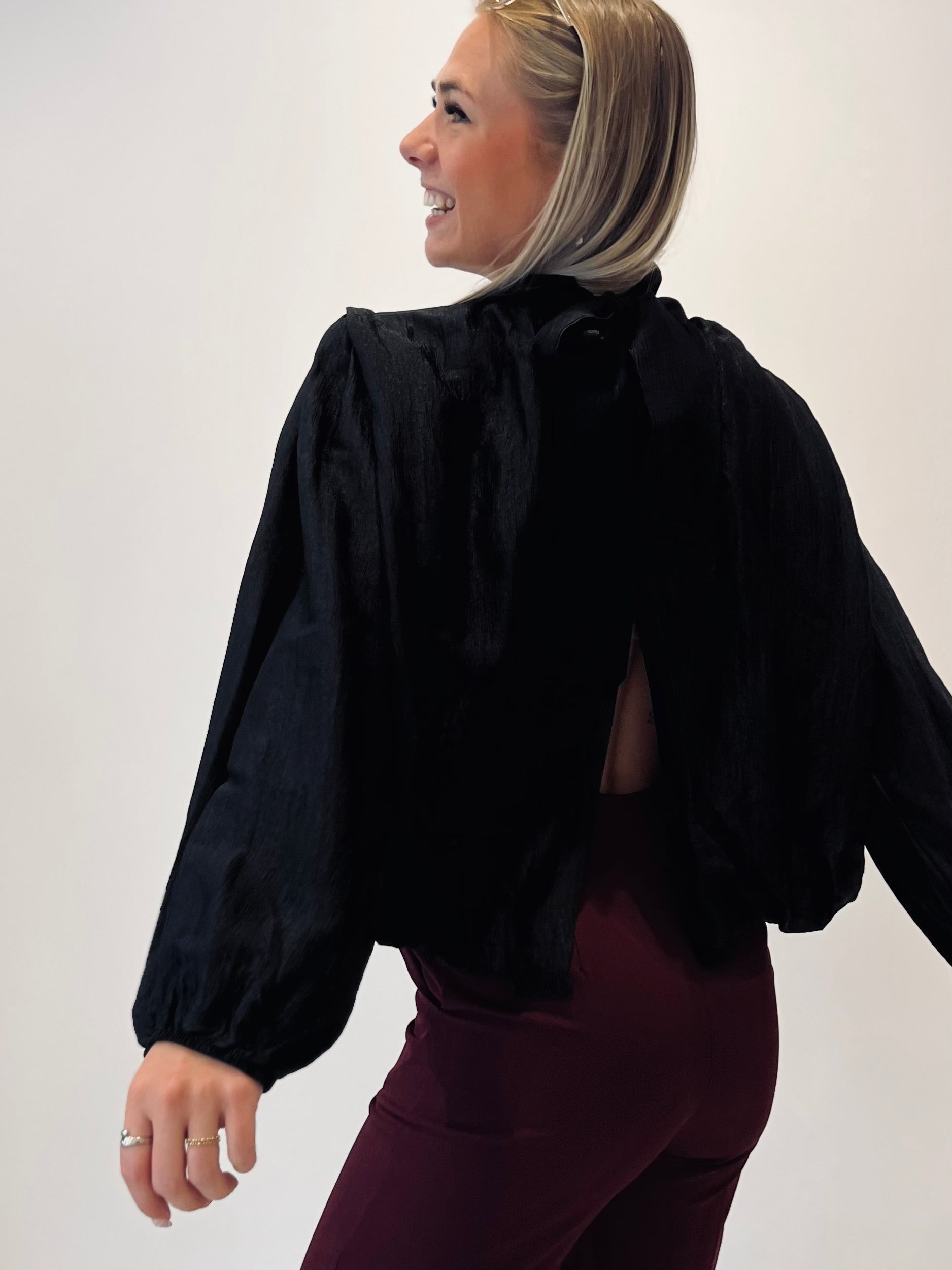 LA BLOUSE ADÈLE
