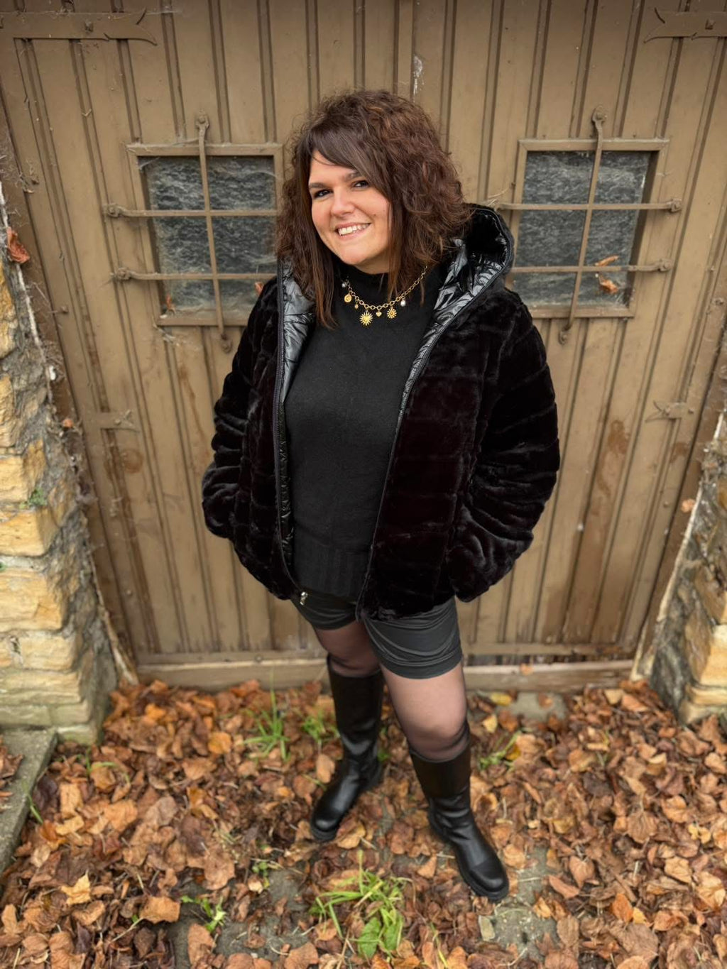 Notre manteau court KARLA noir