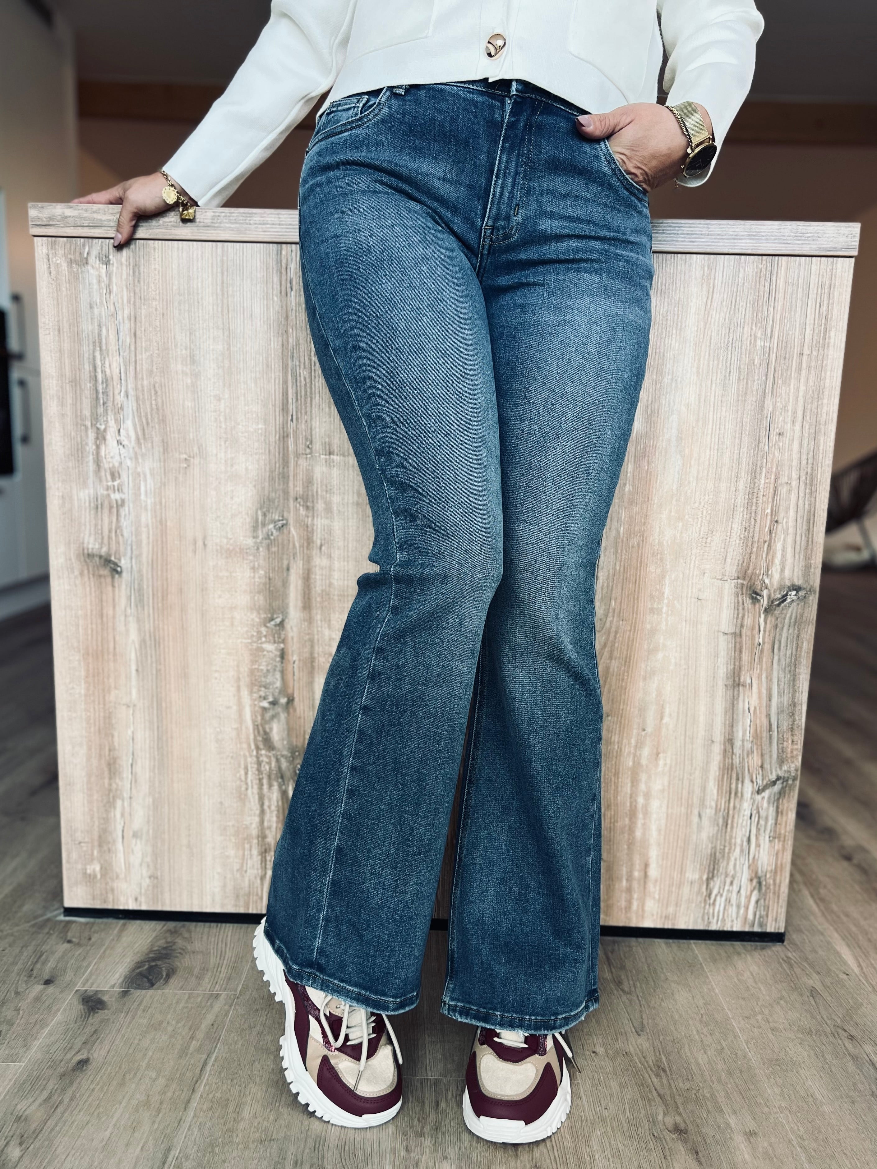 Notre jean « BOOTCUT » ARÒN