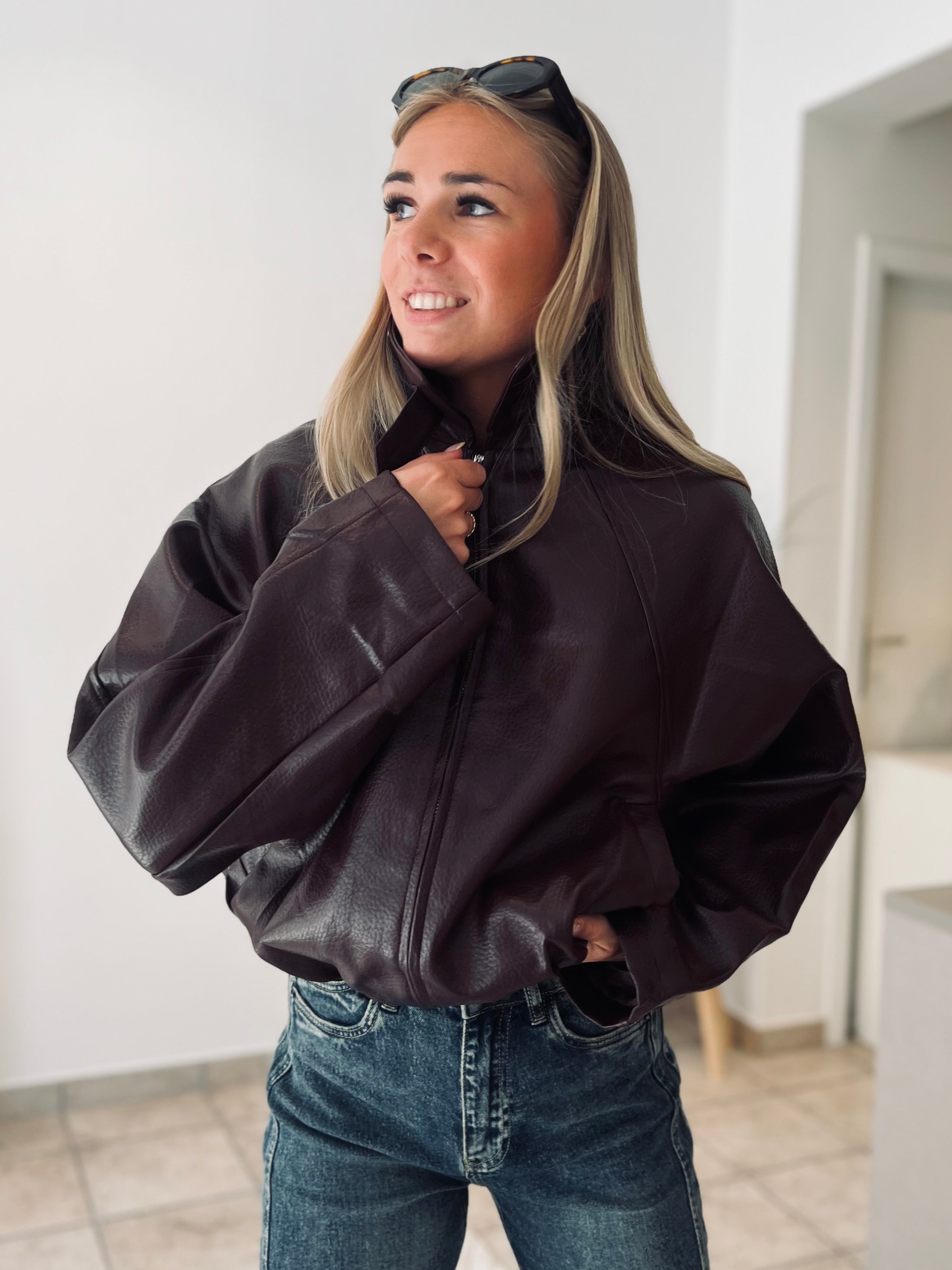 LA VESTE INES