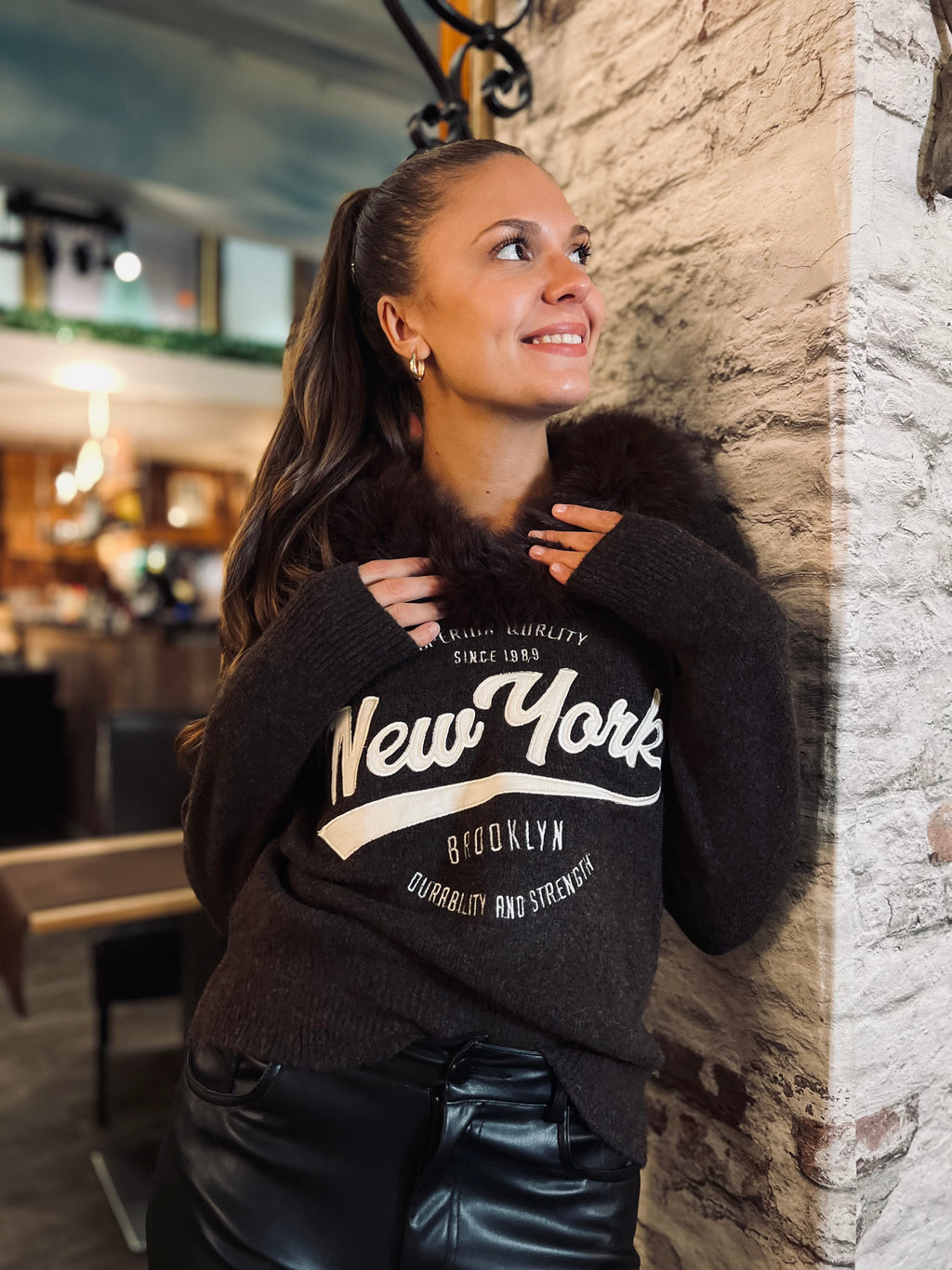 Notre pull « N-YORK » marron