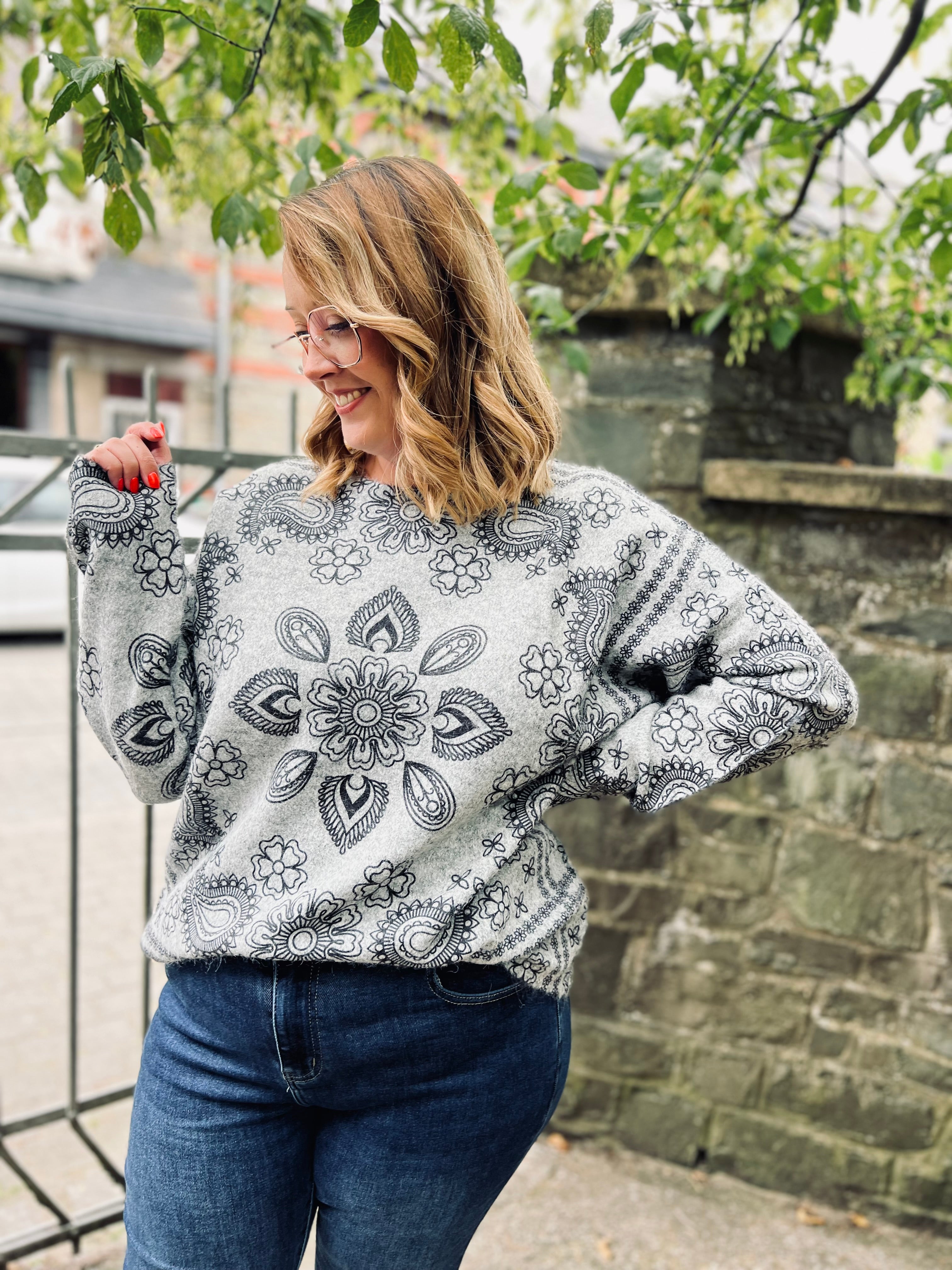 Notre pull PAULA gris