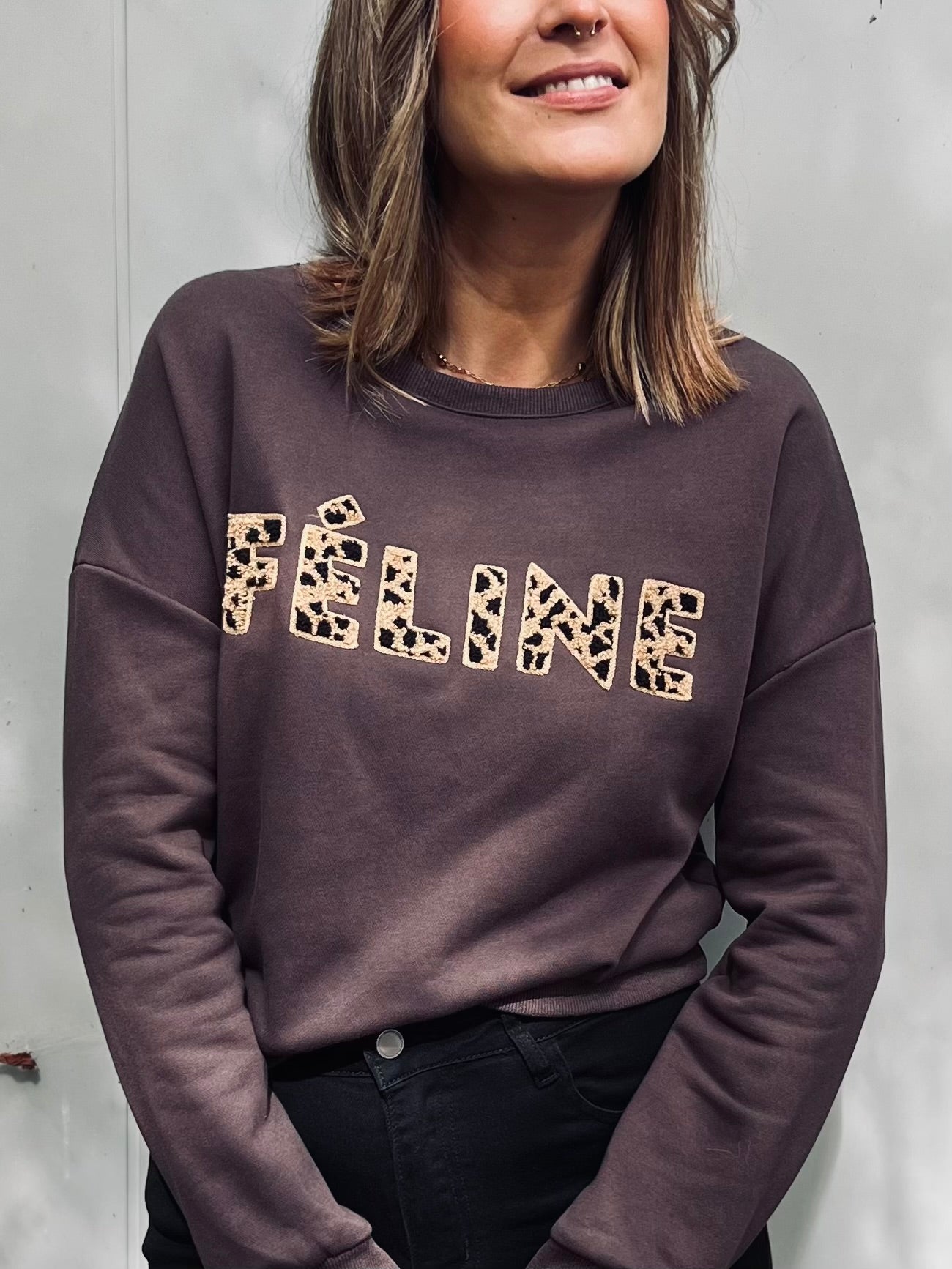 Notre Sweat « FÉLINE » marron
