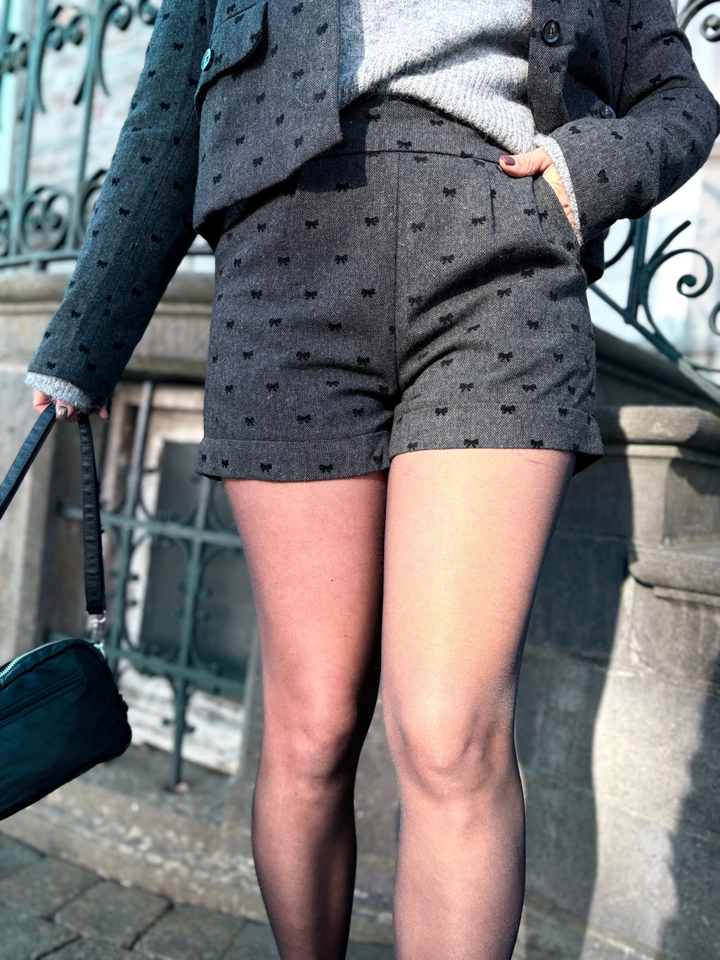 Notre short KIYA gris foncé