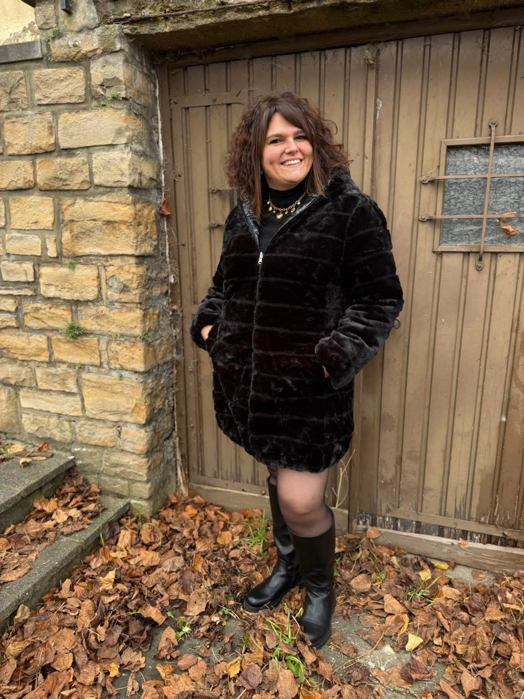 Notre manteau long KARLA noir