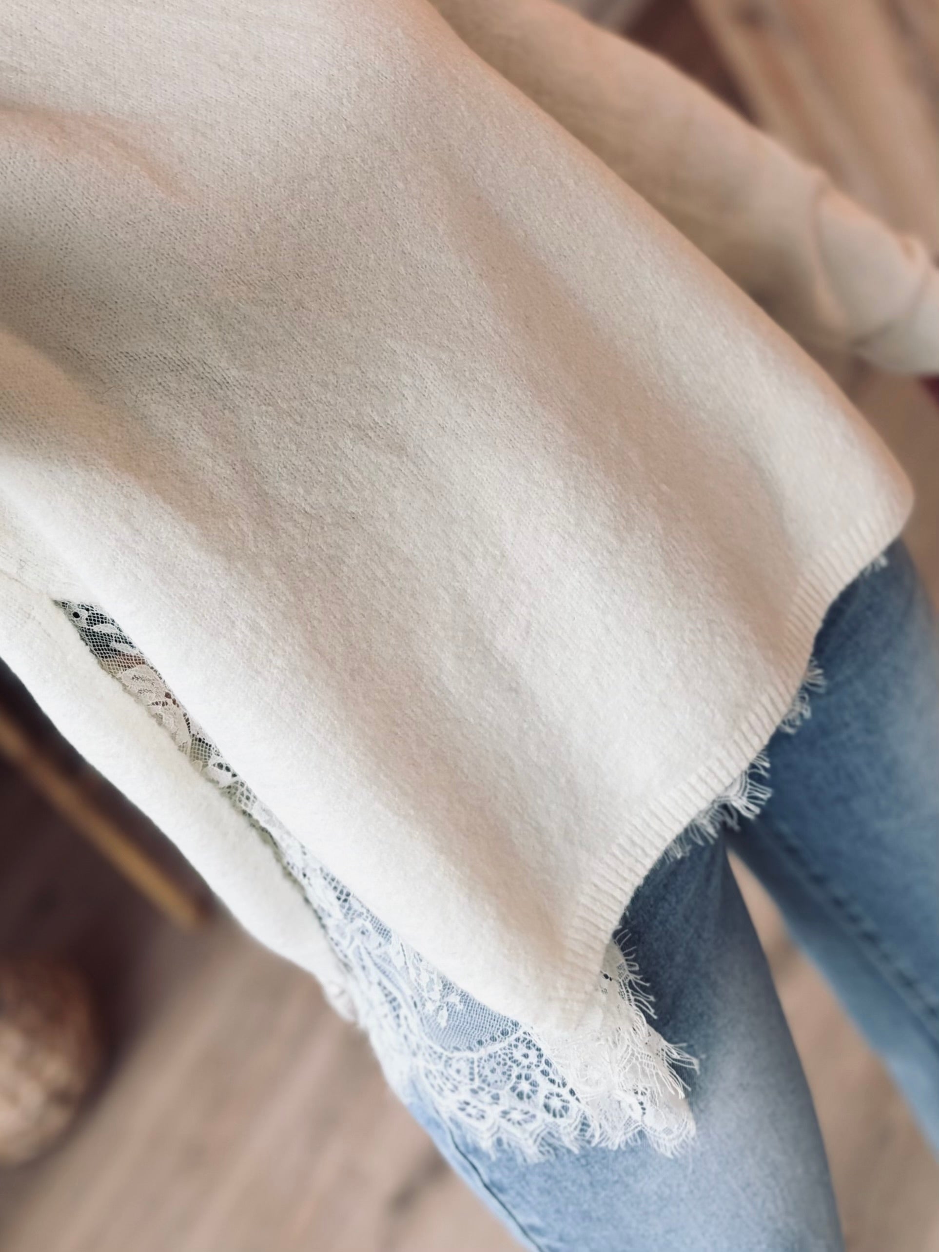 LE PULL DENTELLE INÈS