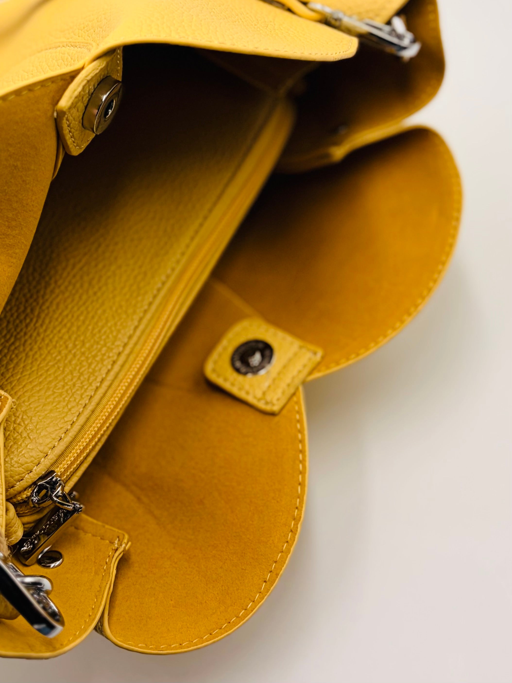 LE SAC YULI