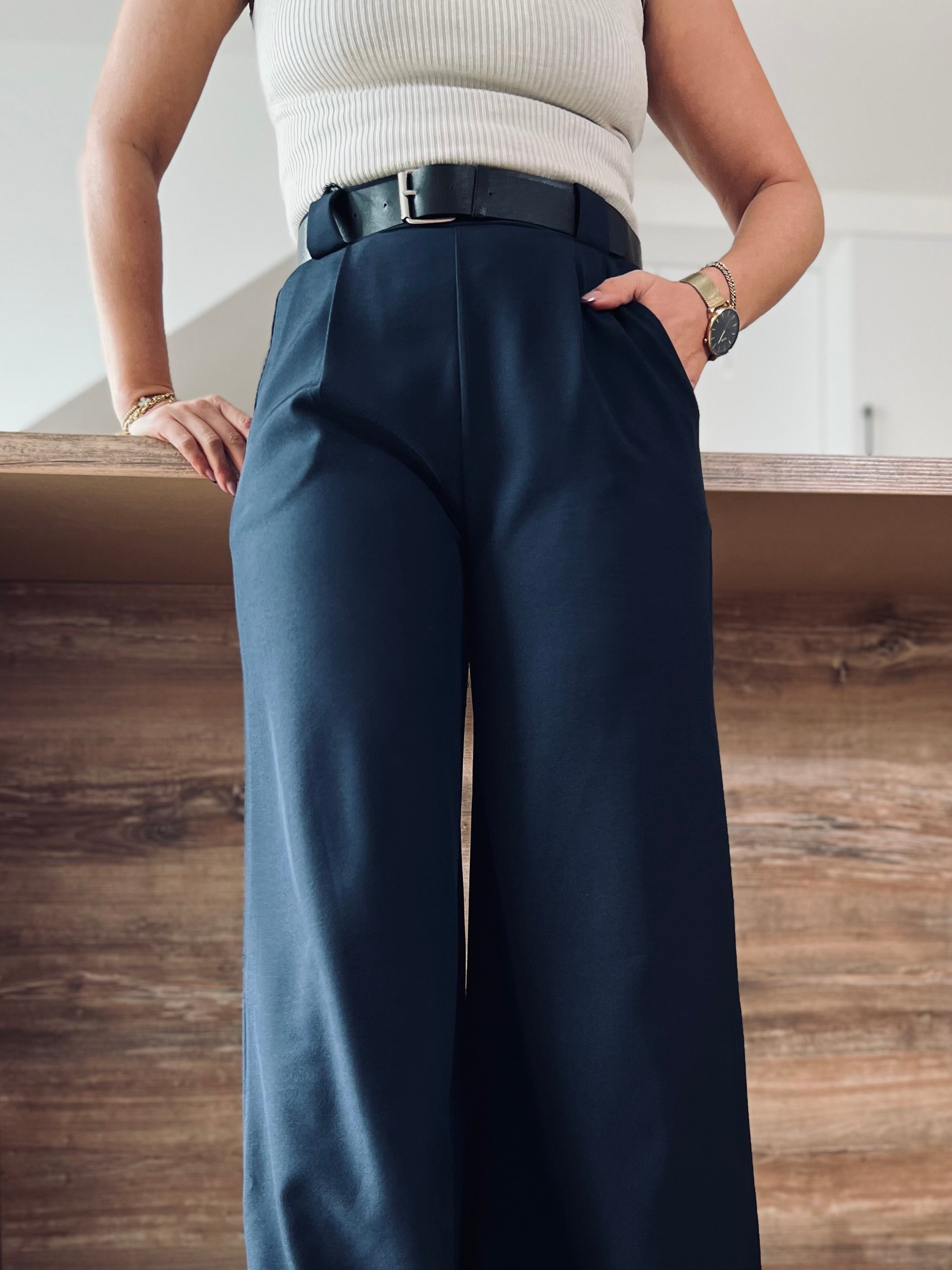 Notre pantalon ALBA marine