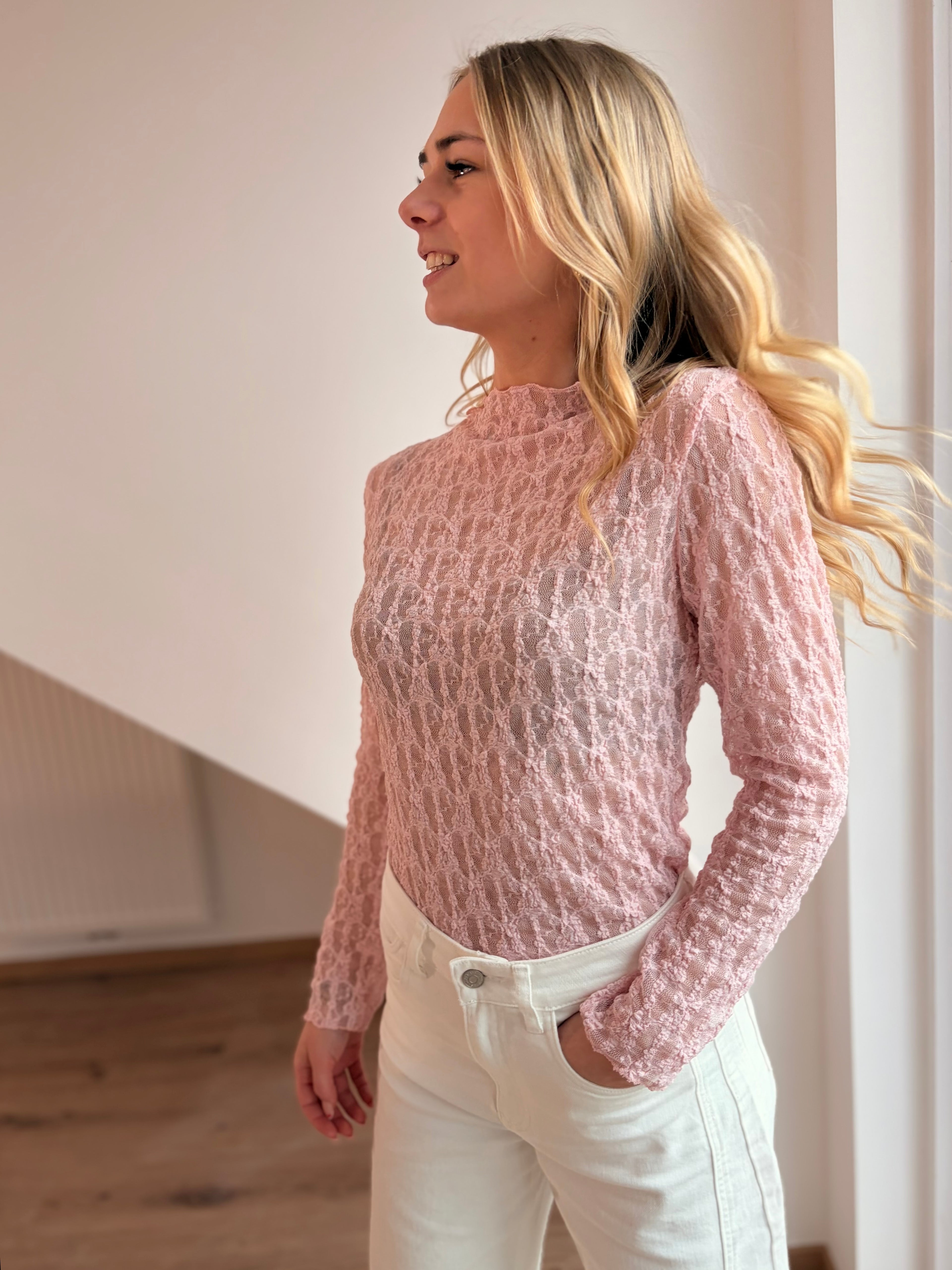 LE HAUT EN DENTELLE OLIE