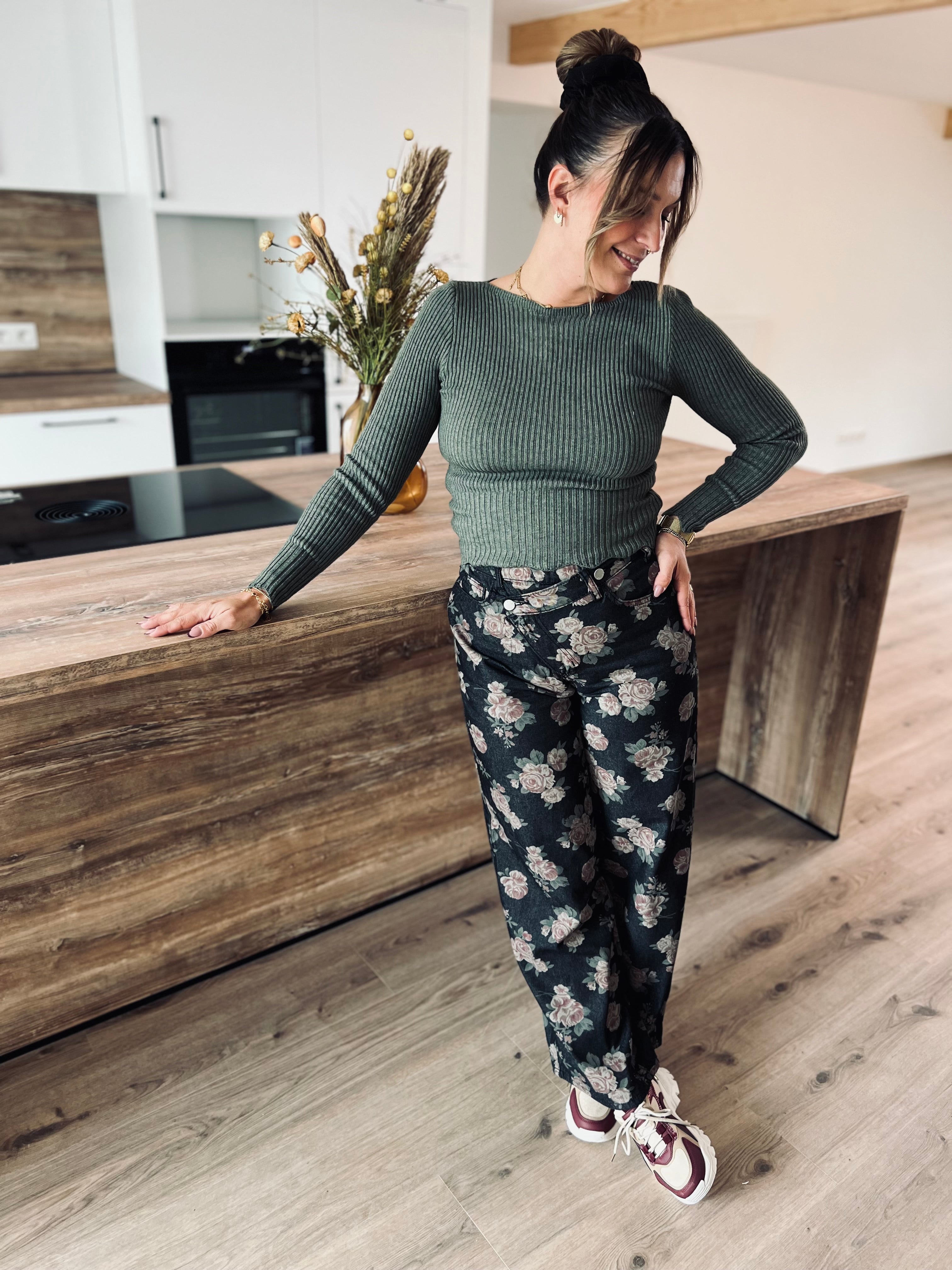 Notre pull léger HÉRA kaki