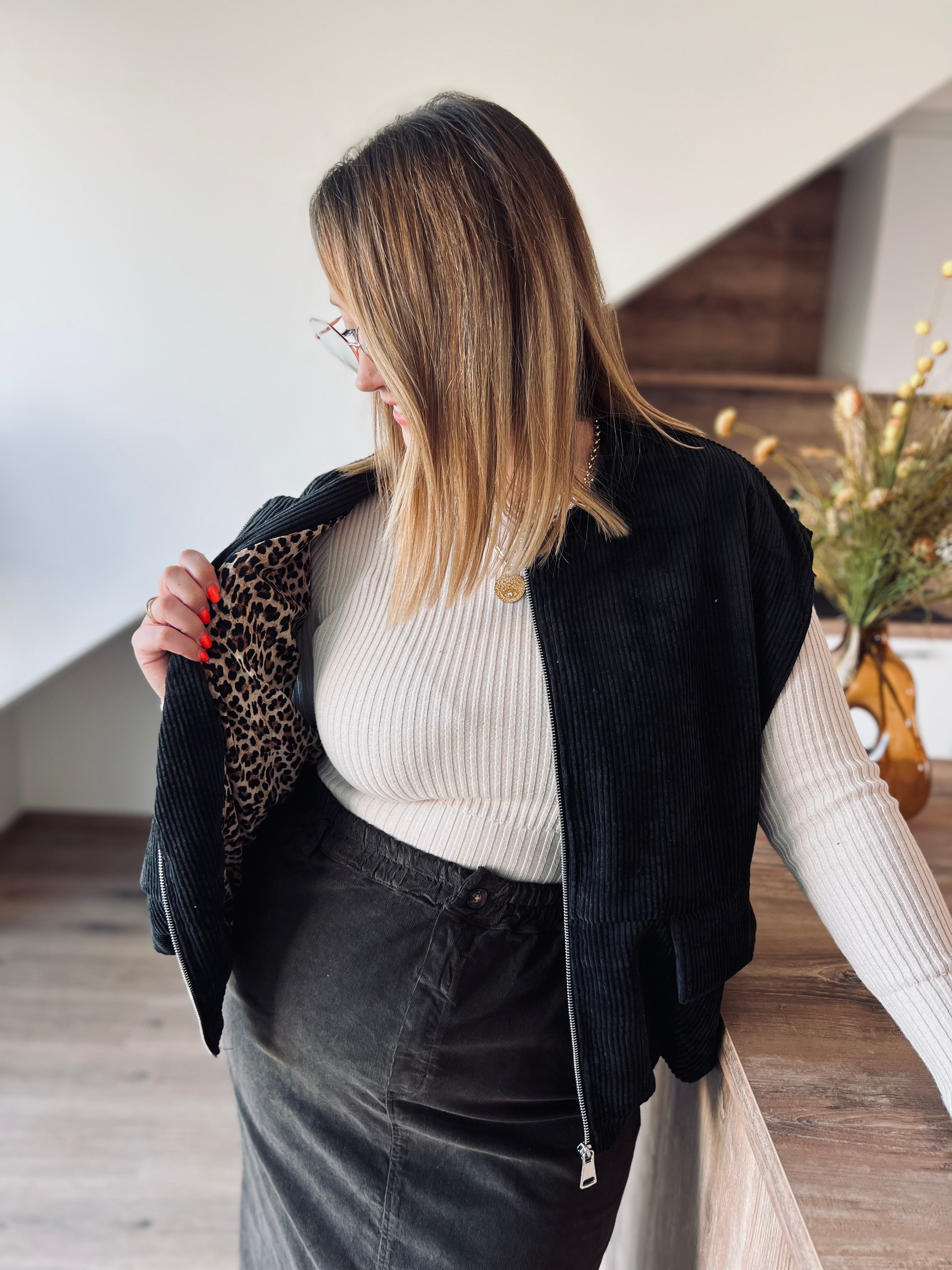 Notre gilet velours ORSO sans manches noir