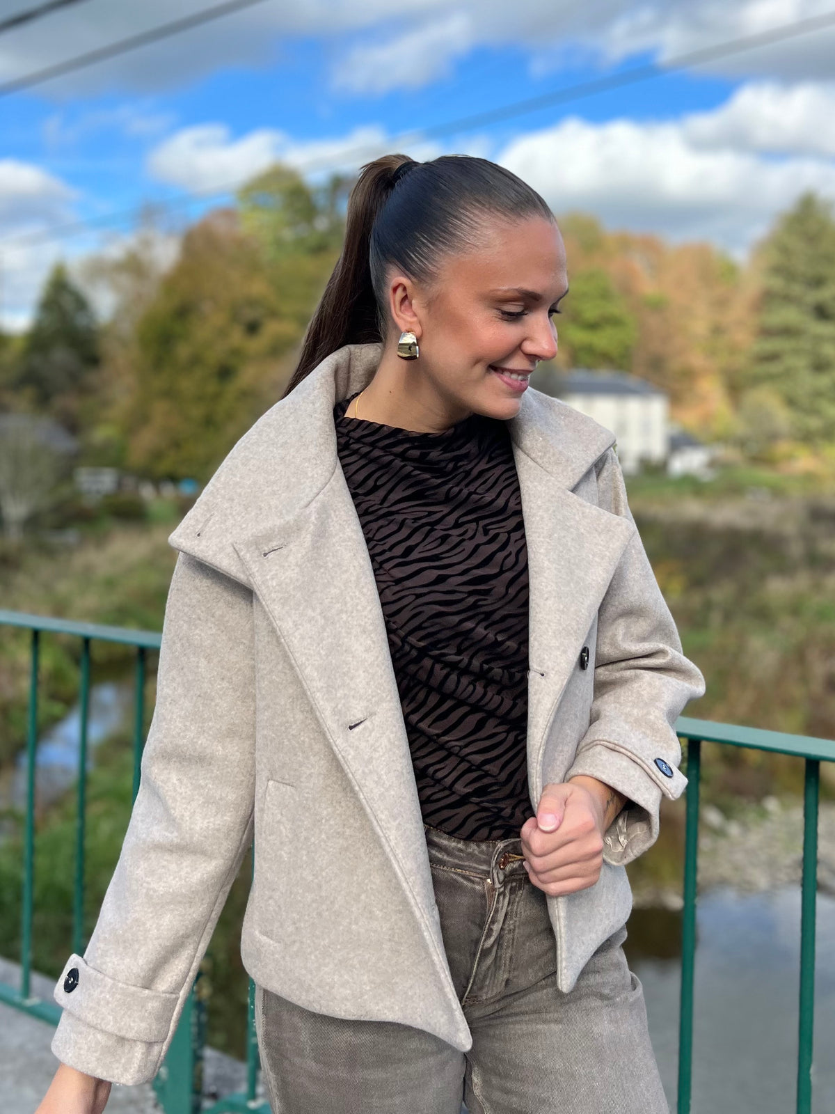 LE MANTEAU ALMA