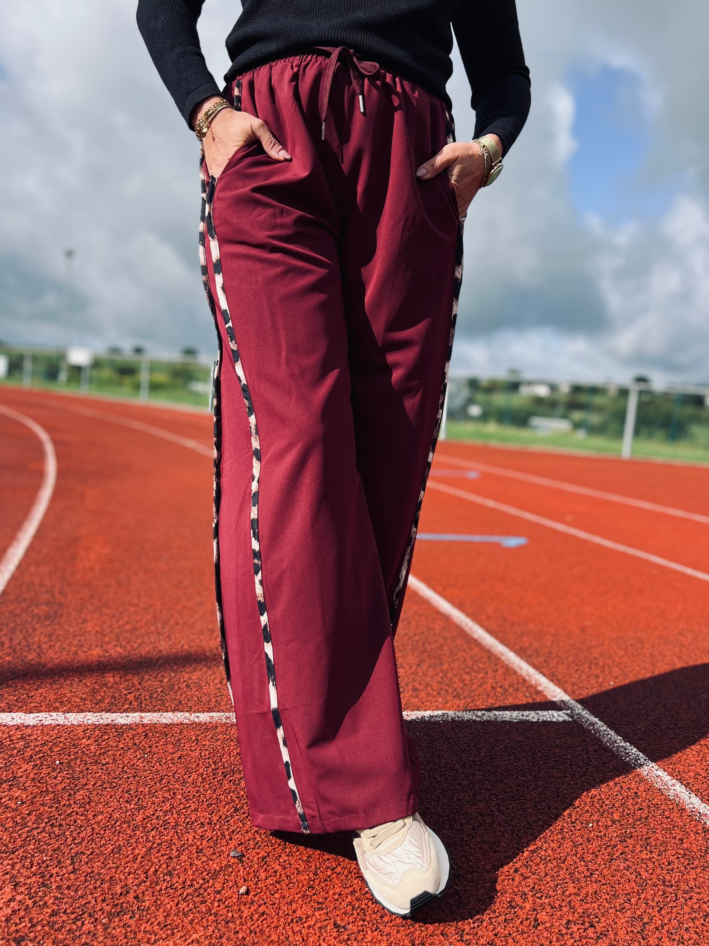 Notre pantalon EZRA bordeaux