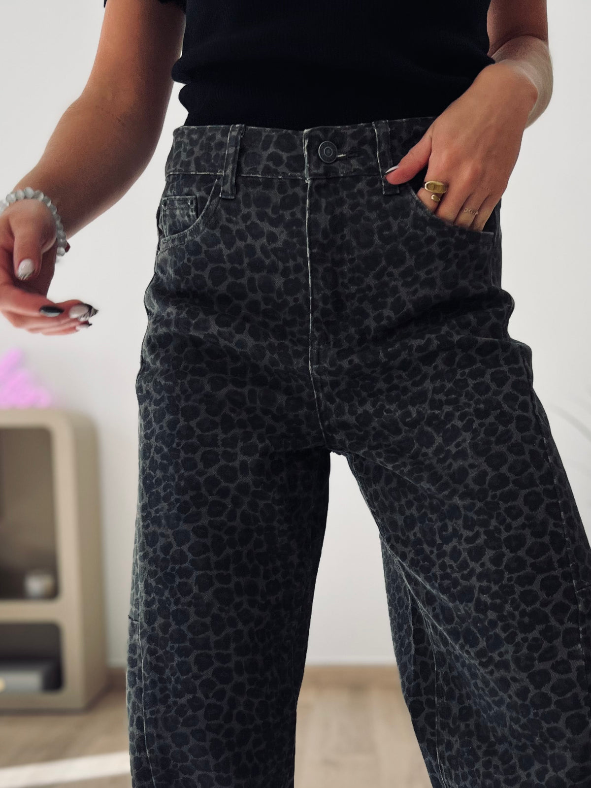 LE JEAN LUMEA