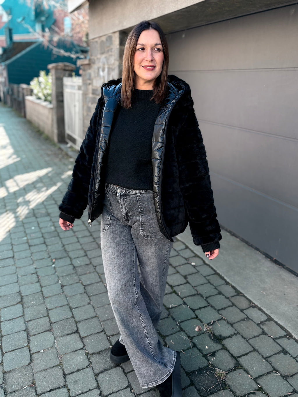 Notre manteau court KARLA noir