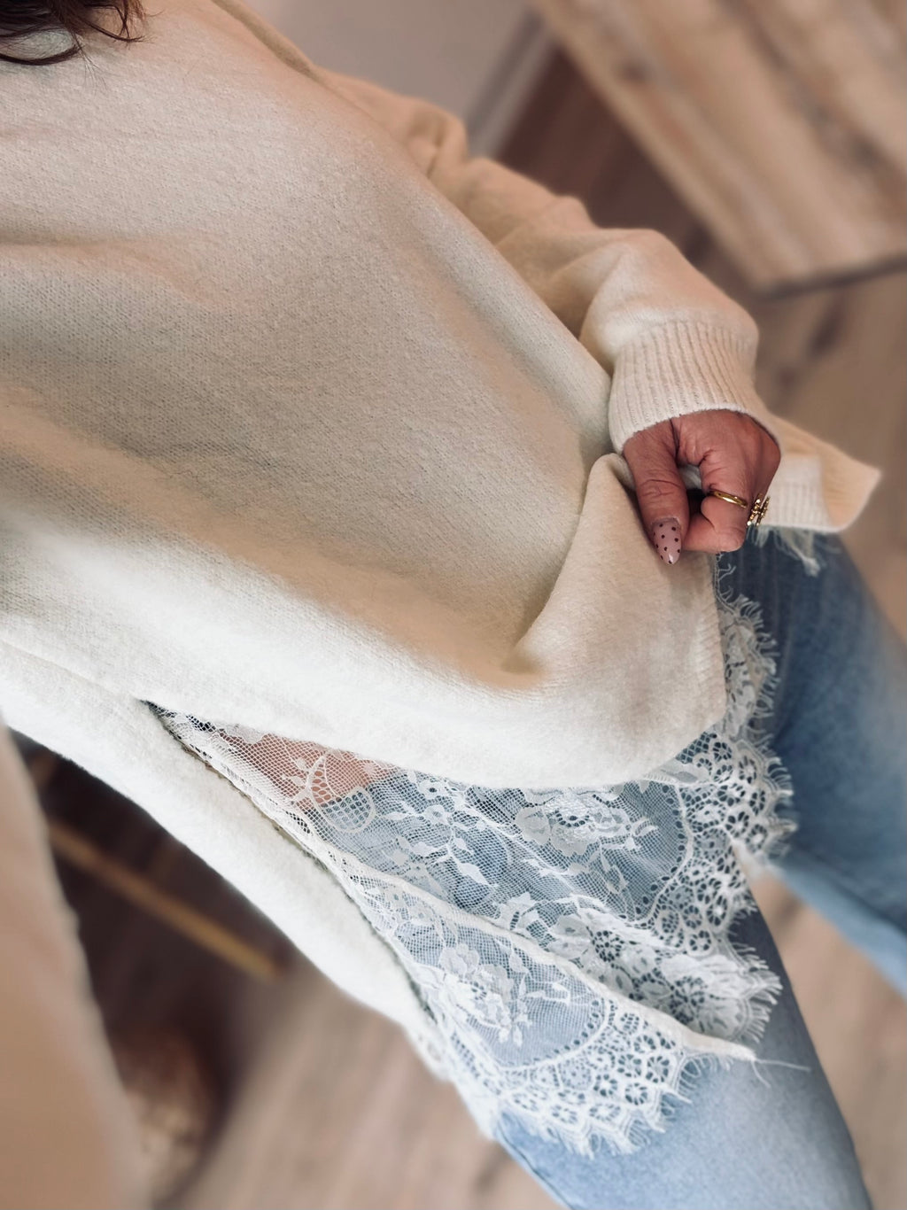 LE PULL DENTELLE INÈS