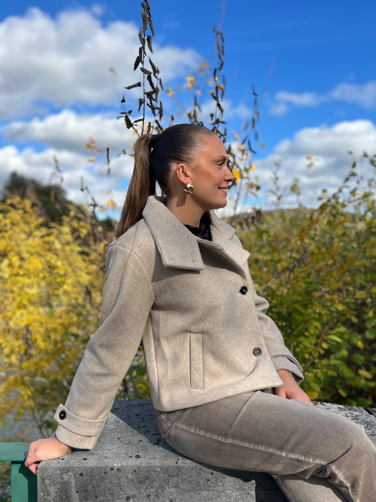 LE MANTEAU ALMA
