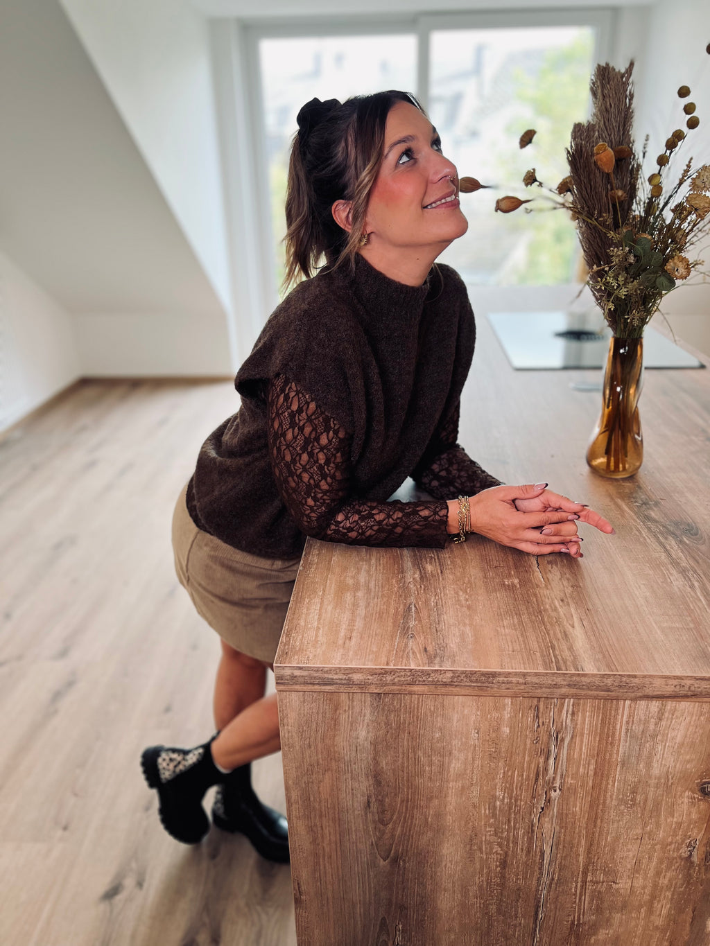 Notre pull dentelle DURGA marron