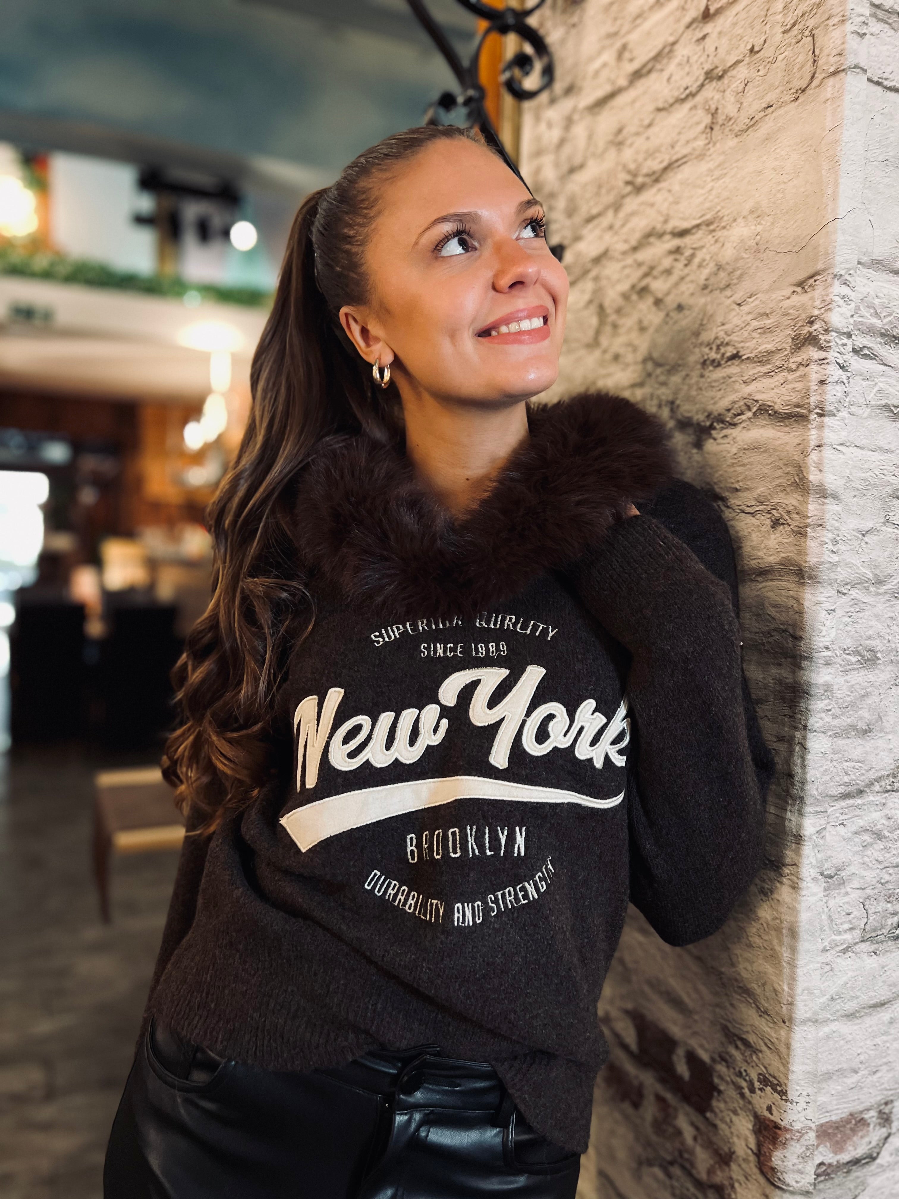Notre pull « N-YORK » marron