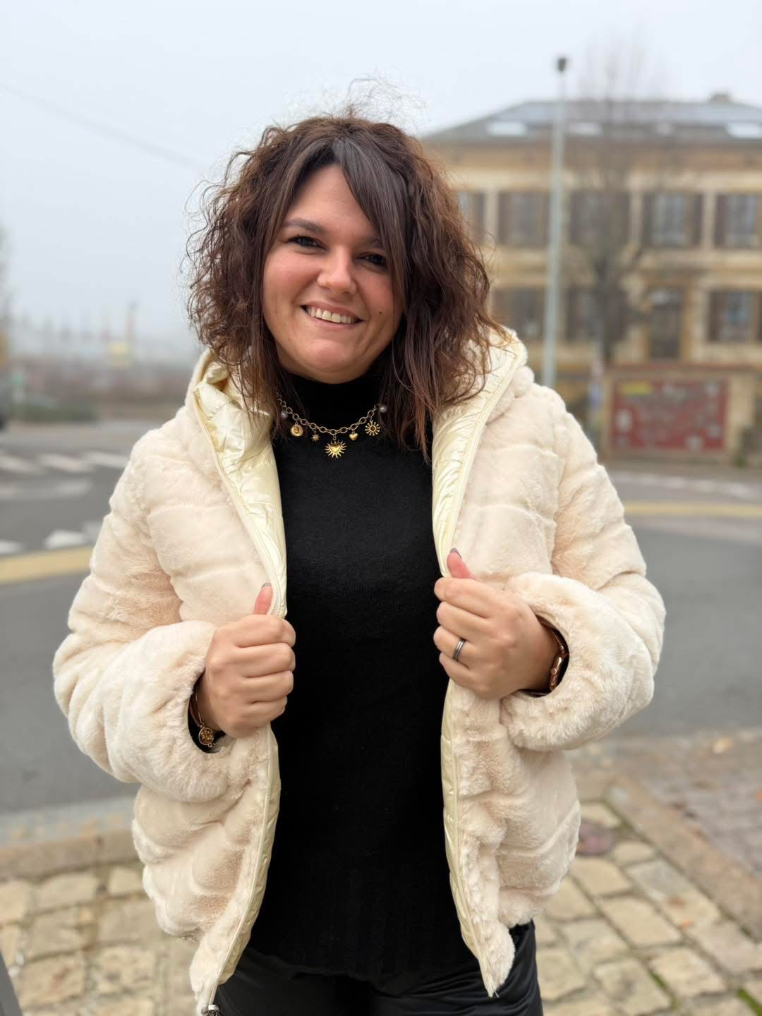 Notre manteau court KARLA beige