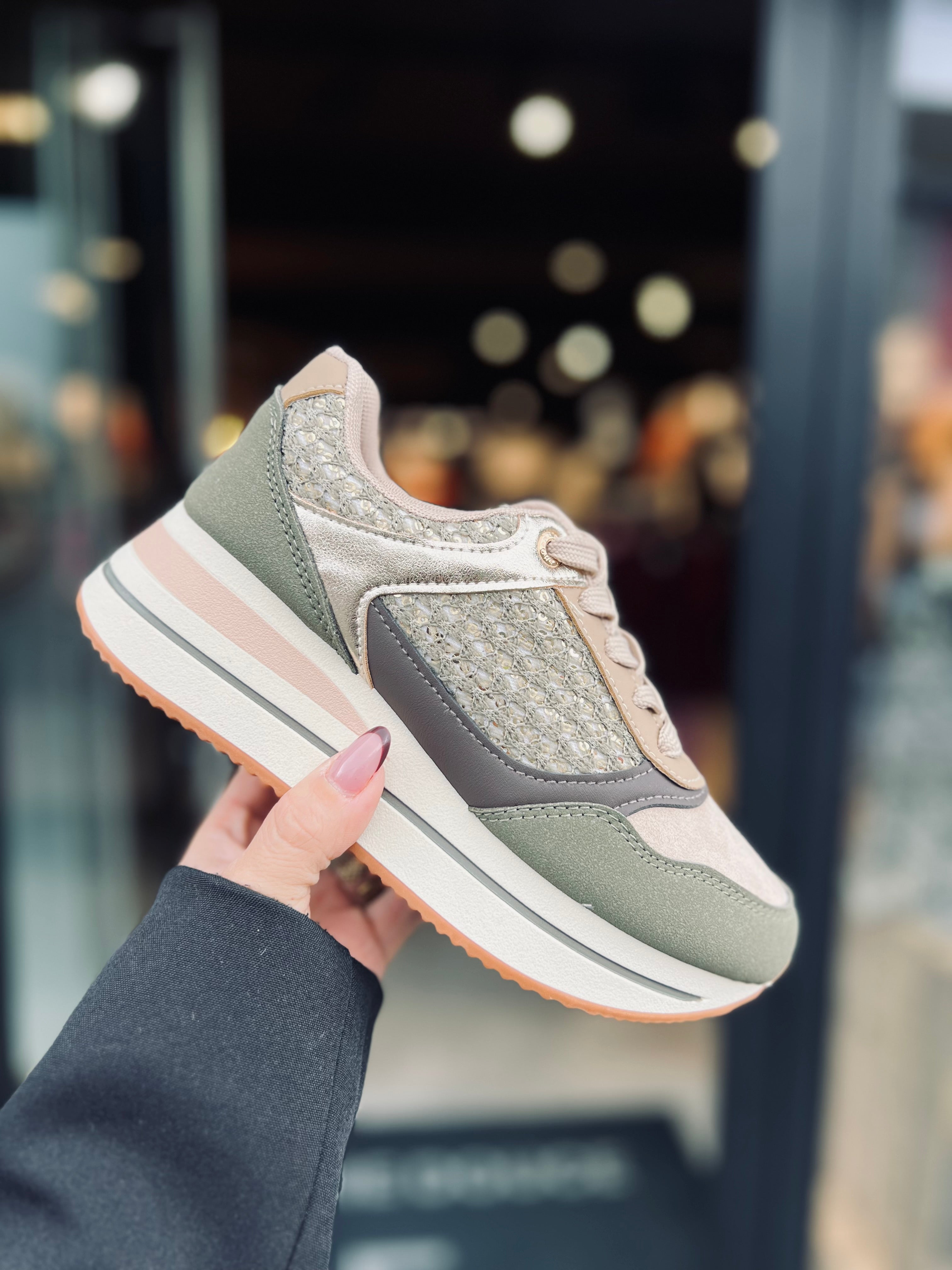 Nos baskets SARA kaki