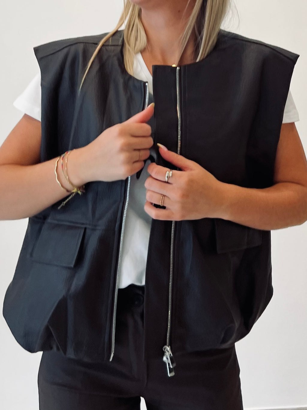 LA VESTE BIKER SANS MANCHES