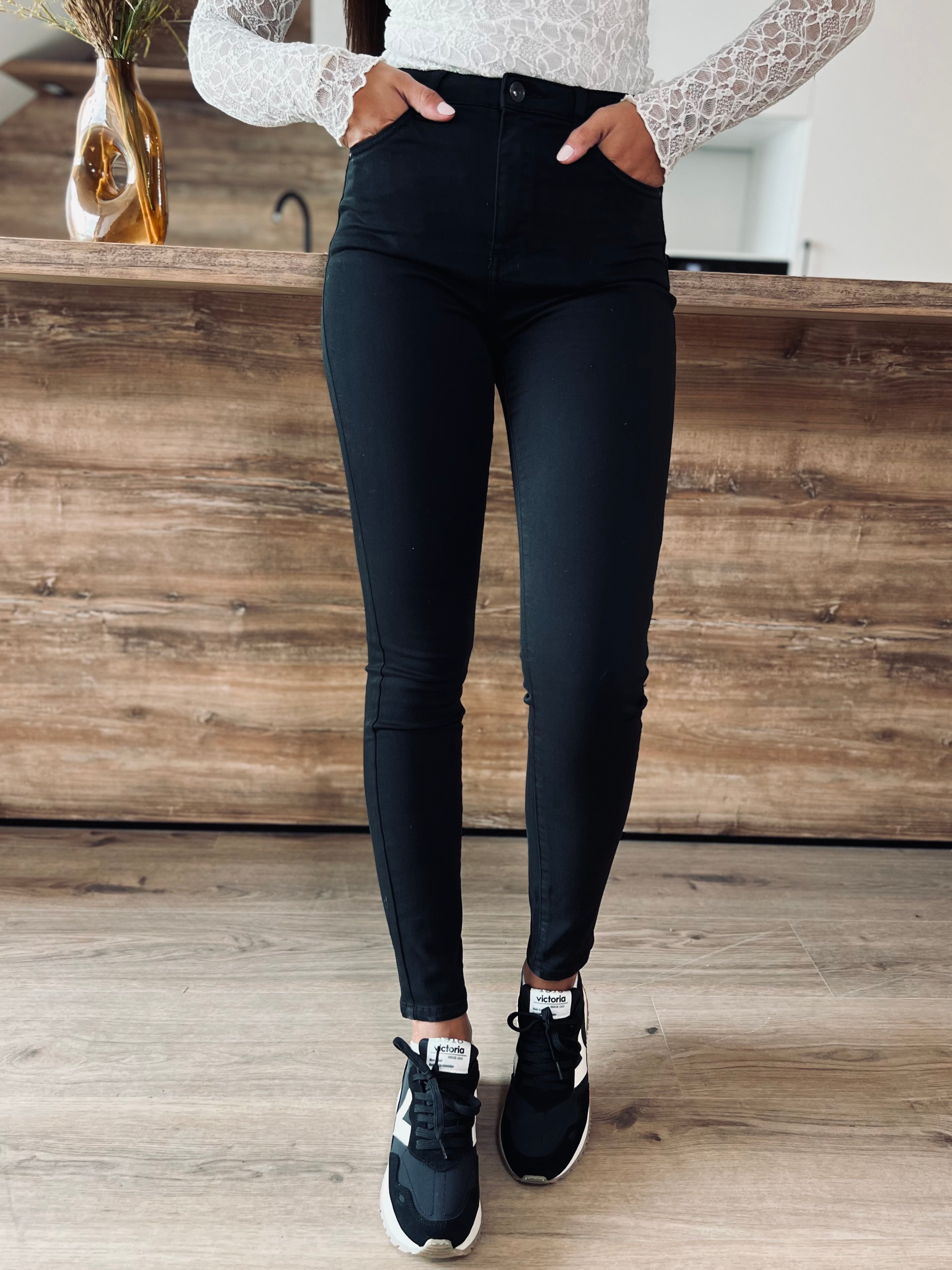 Notre jean AYA noir