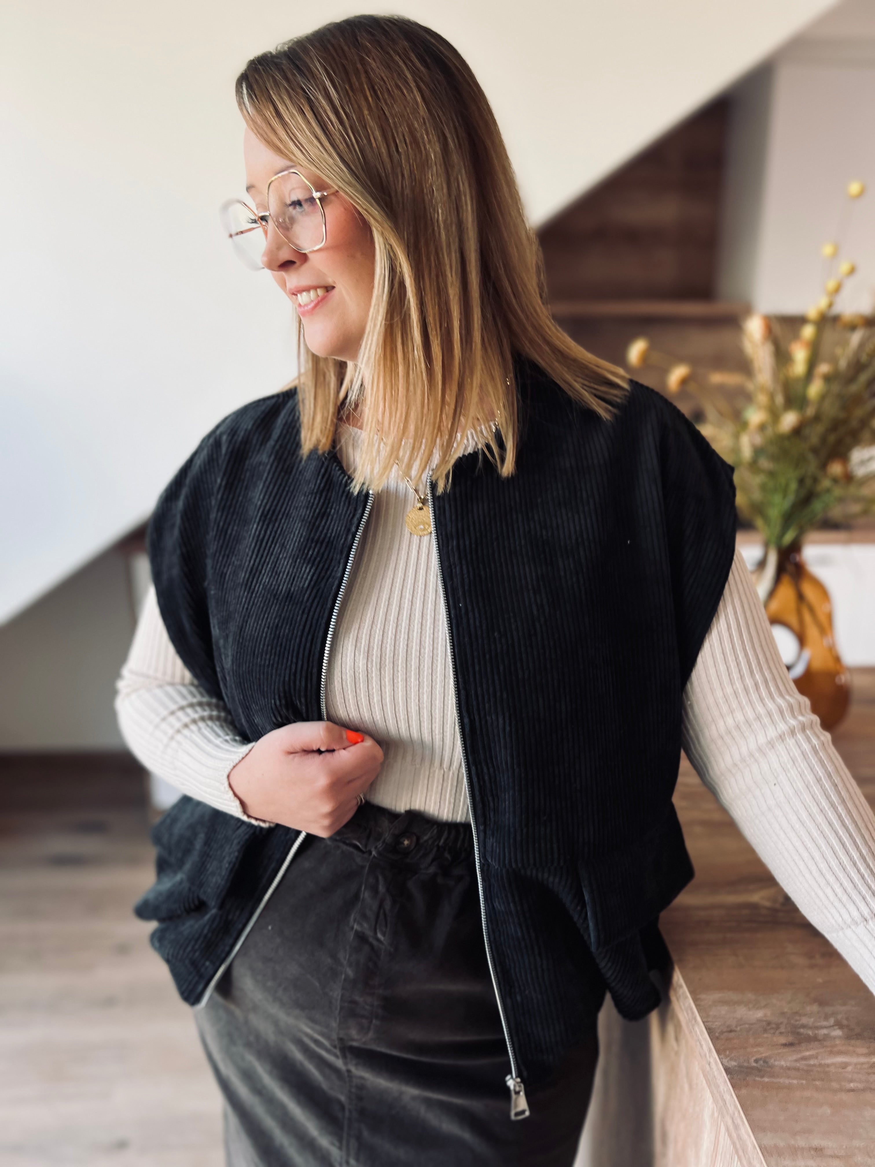 Notre gilet velours ORSO sans manches noir