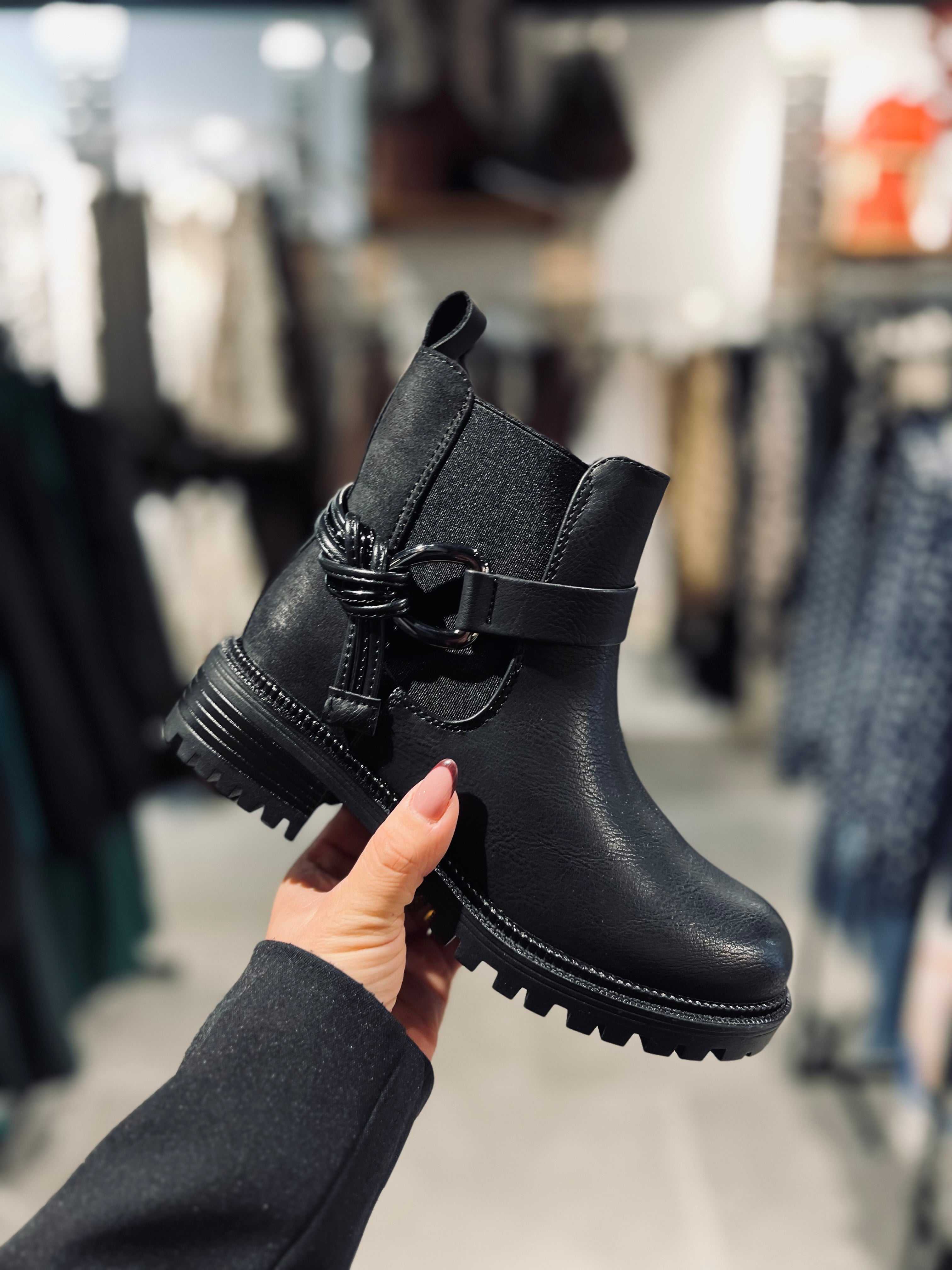 Nos bottines CLOTILDE noire