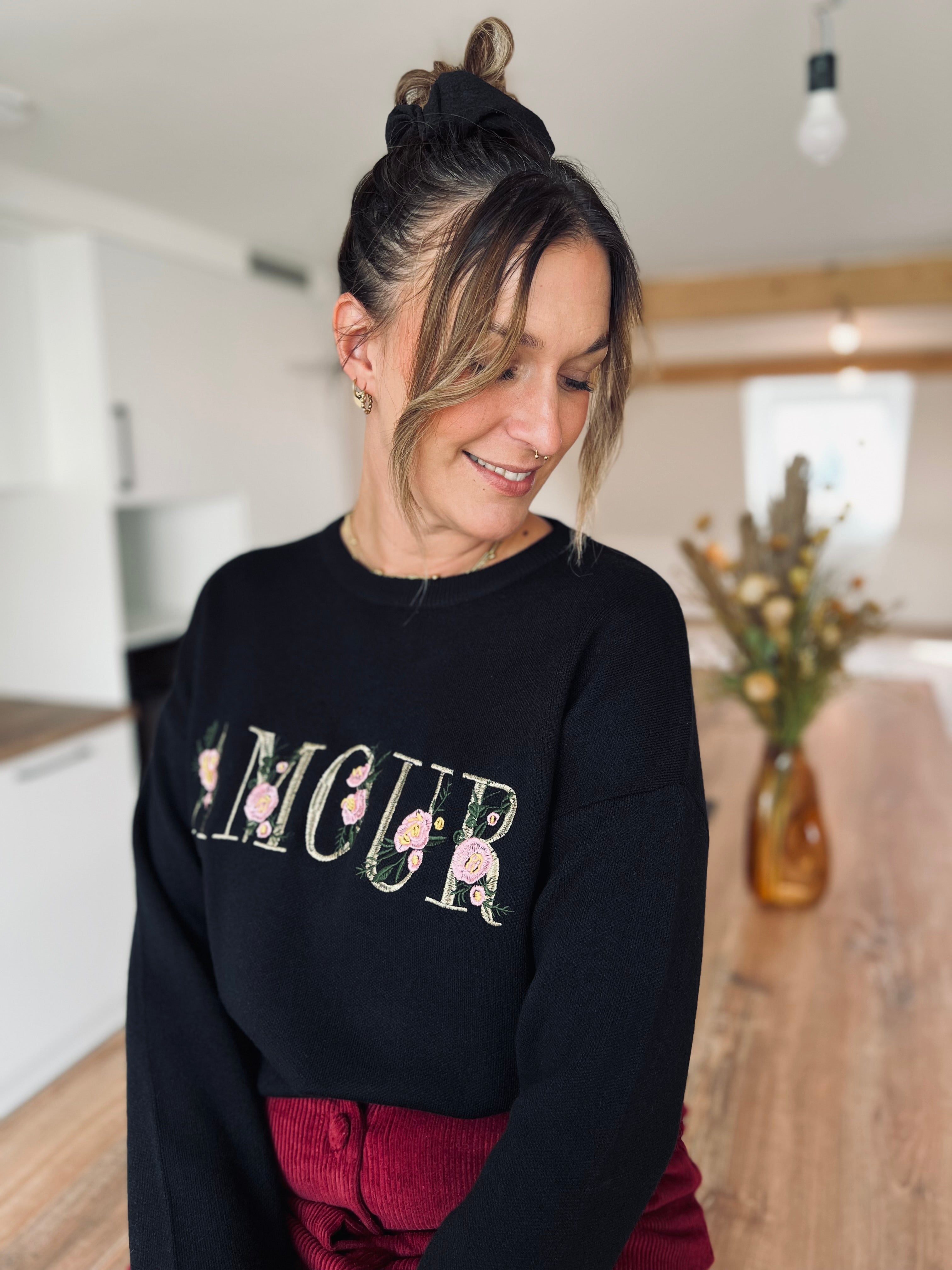 Notre pull « AMOUR » noir