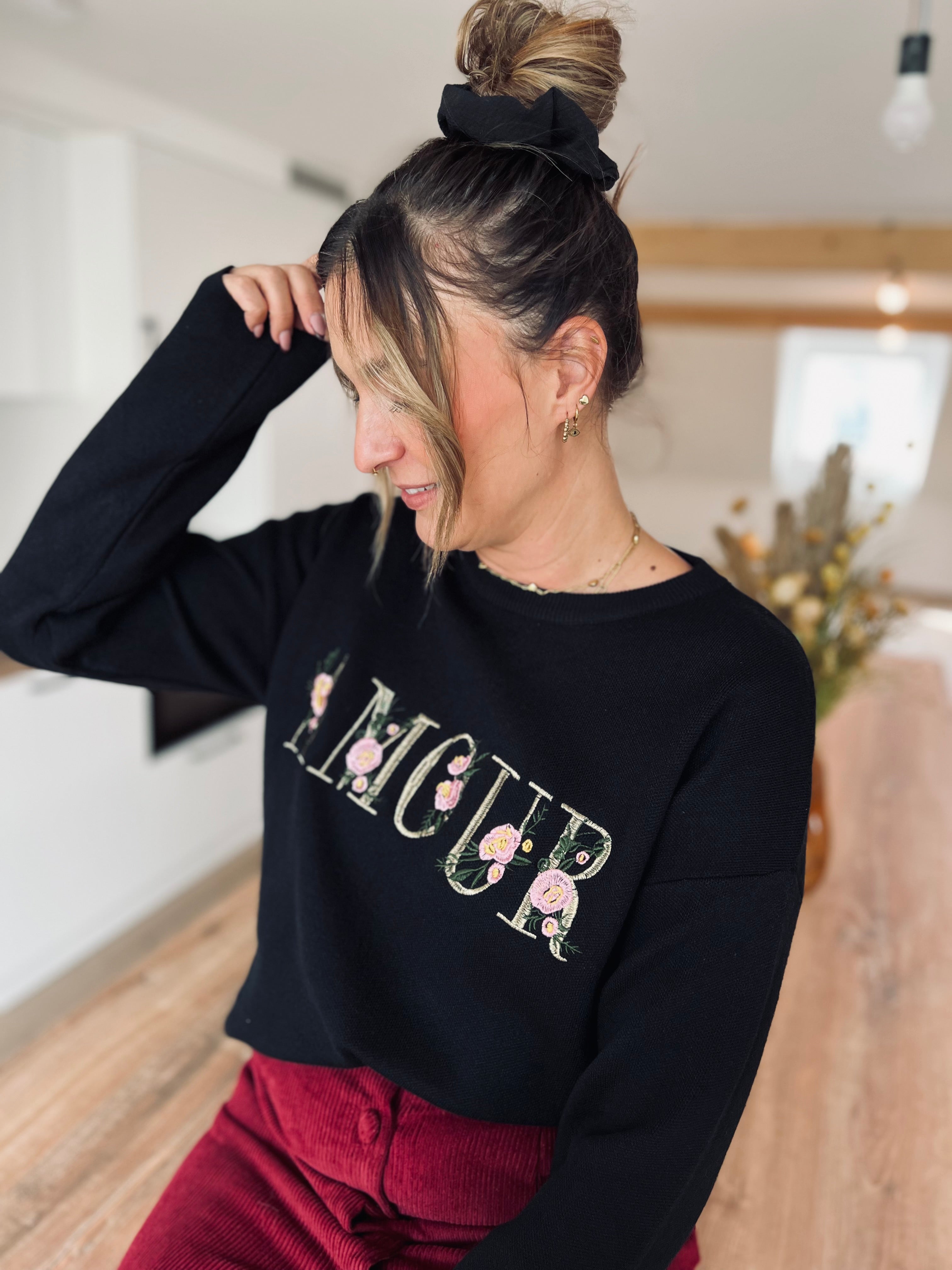 Notre pull « AMOUR » noir