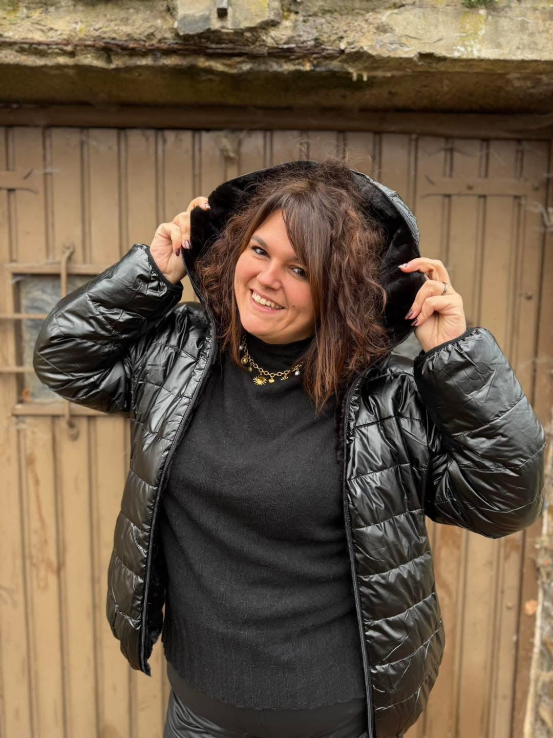 Notre manteau court KARLA noir