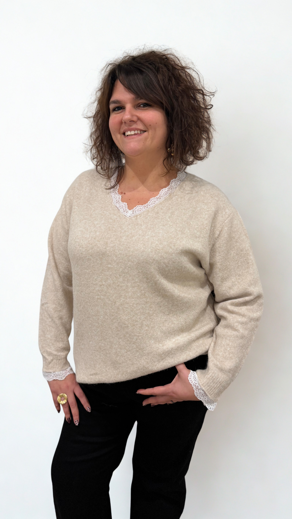 Notre pull MYLÈNE beige