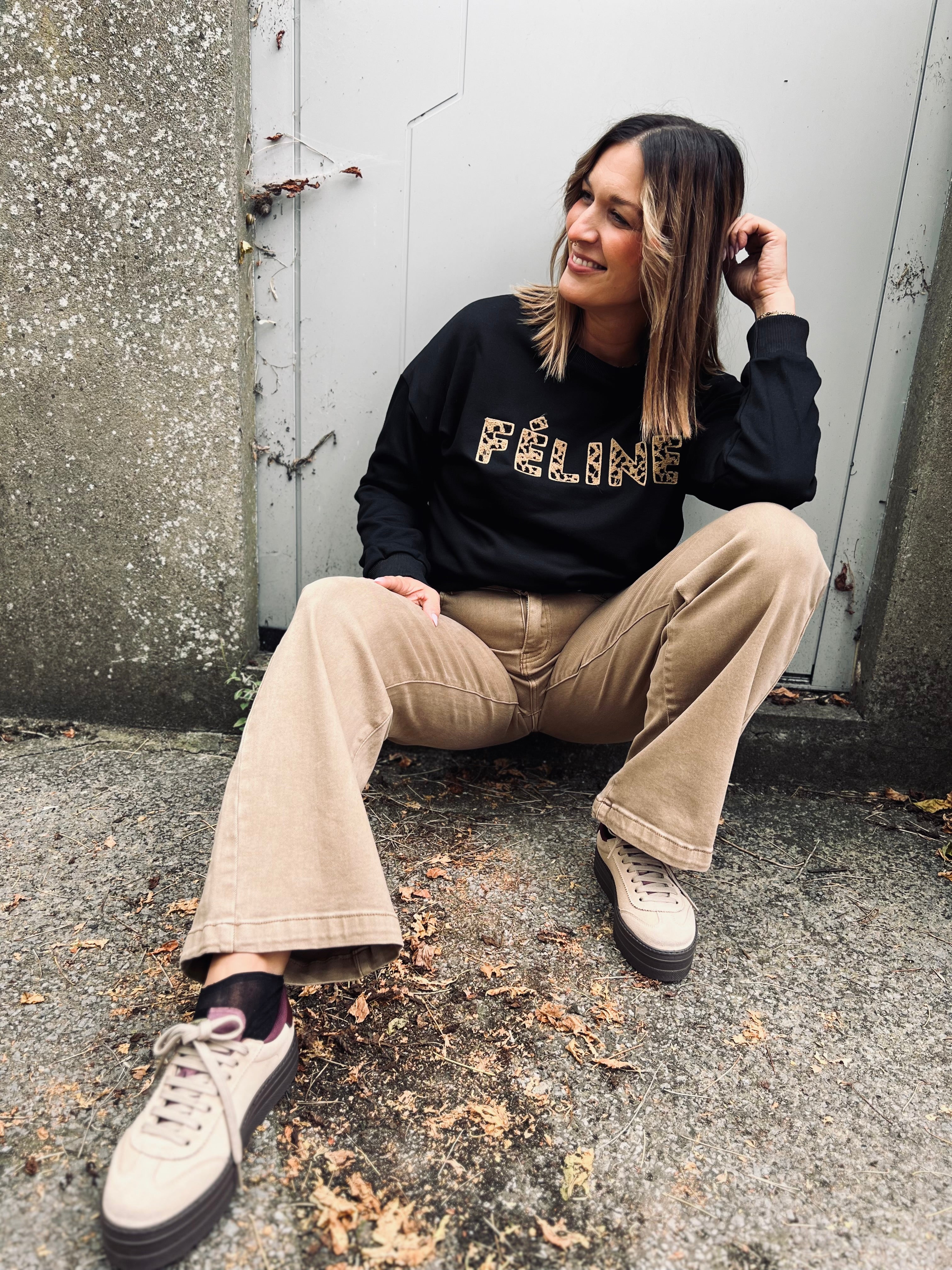 Notre Sweat « FÉLINE » noir