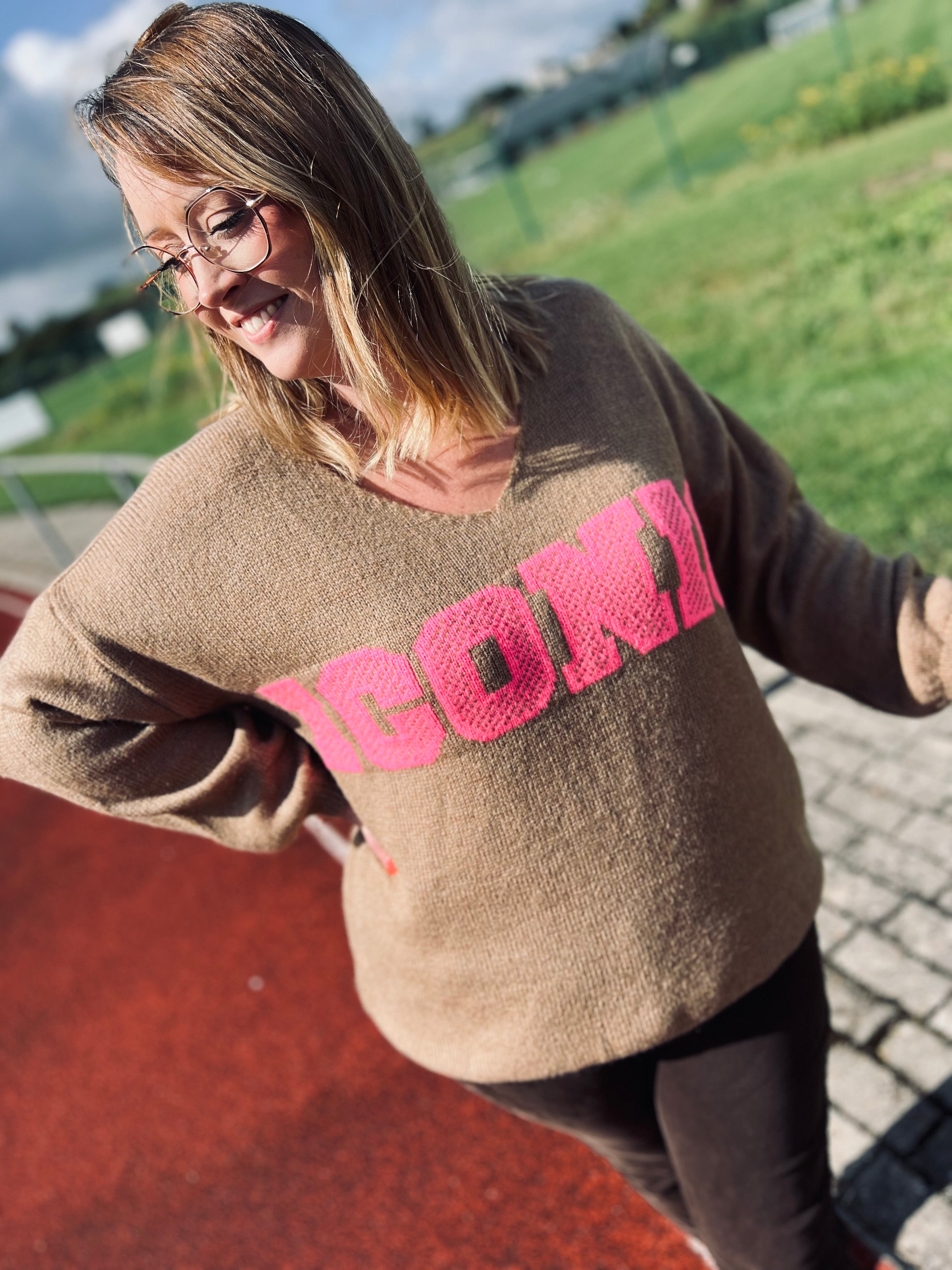 Notre pull « ICONIC » beige