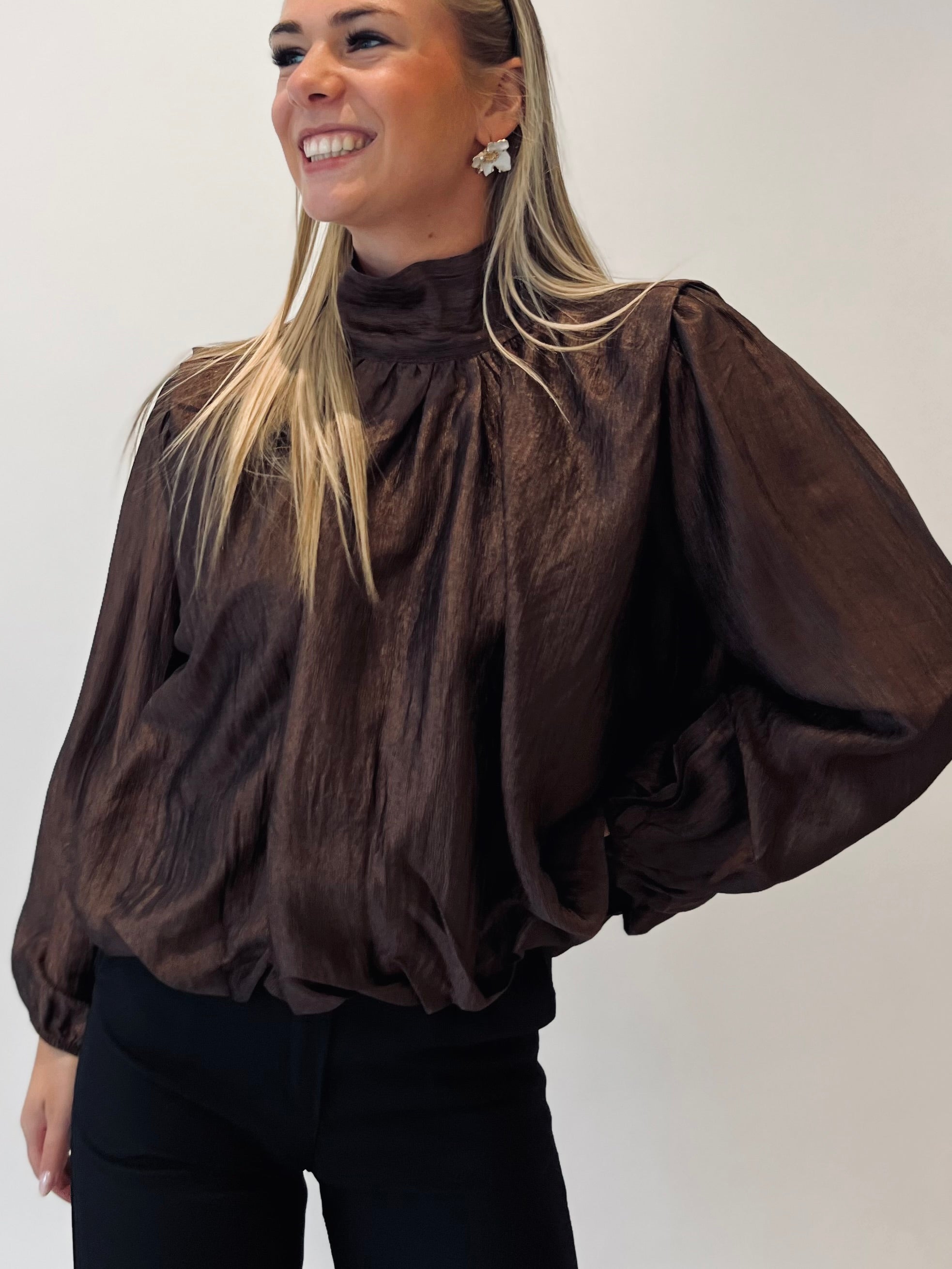 LA BLOUSE ADÈLE