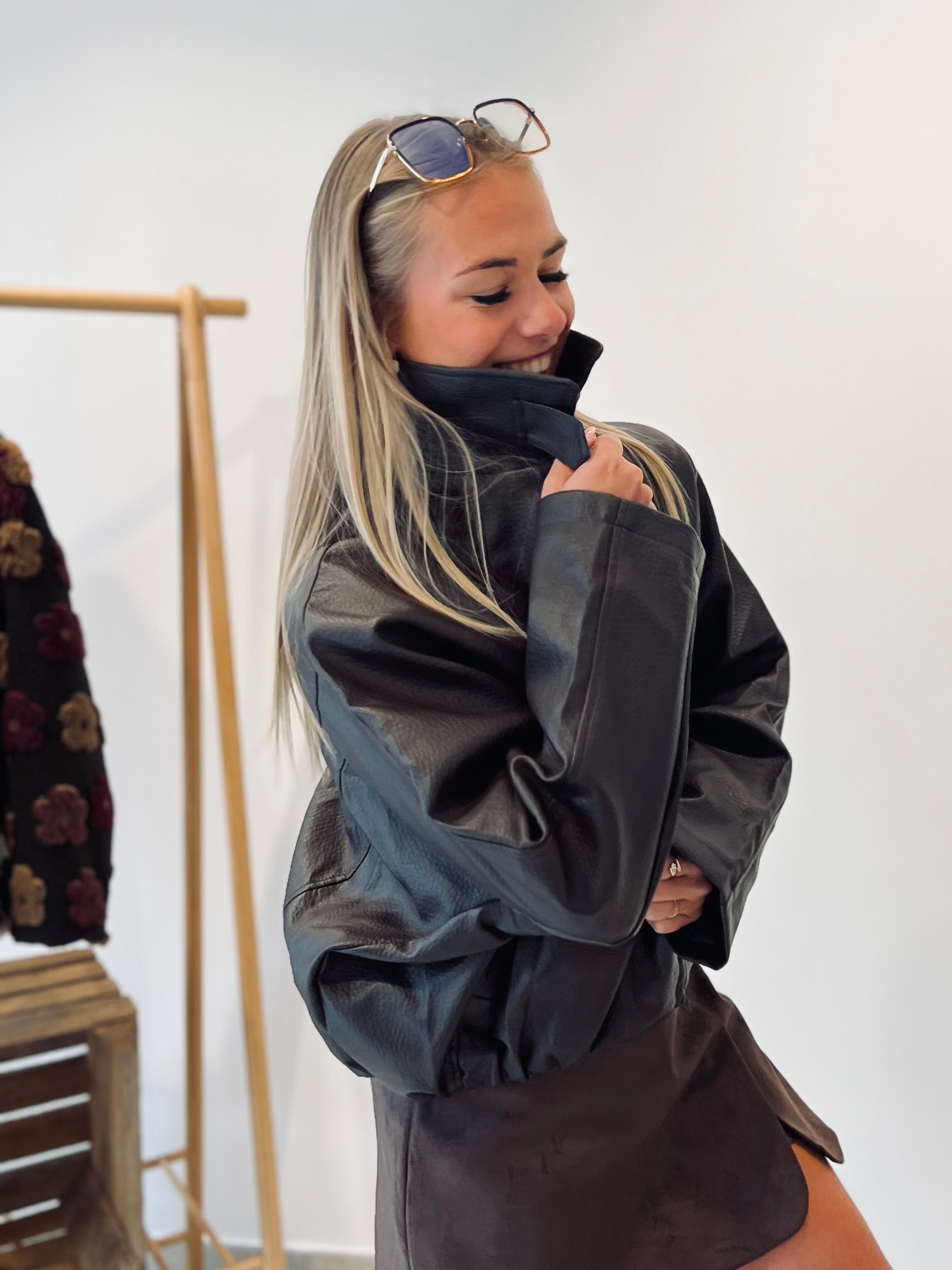 LA VESTE INÈS