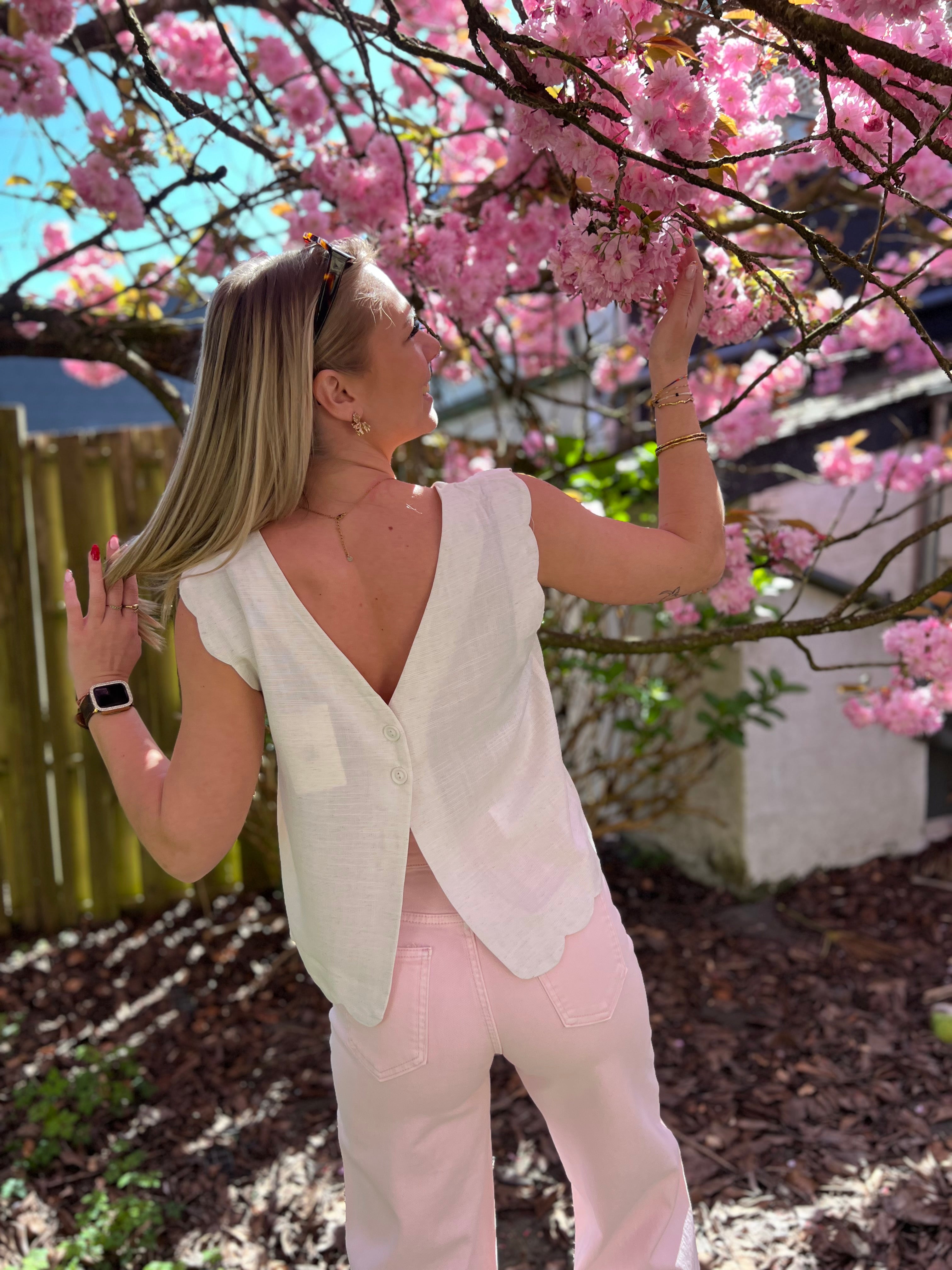 LA BLOUSE HALLIE
