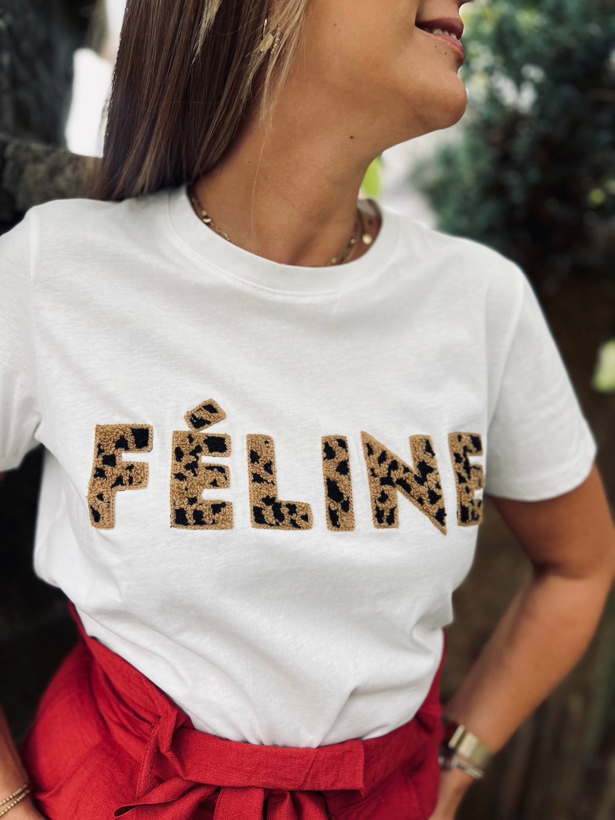 Notre t-shirt « FÉLINE » blanc