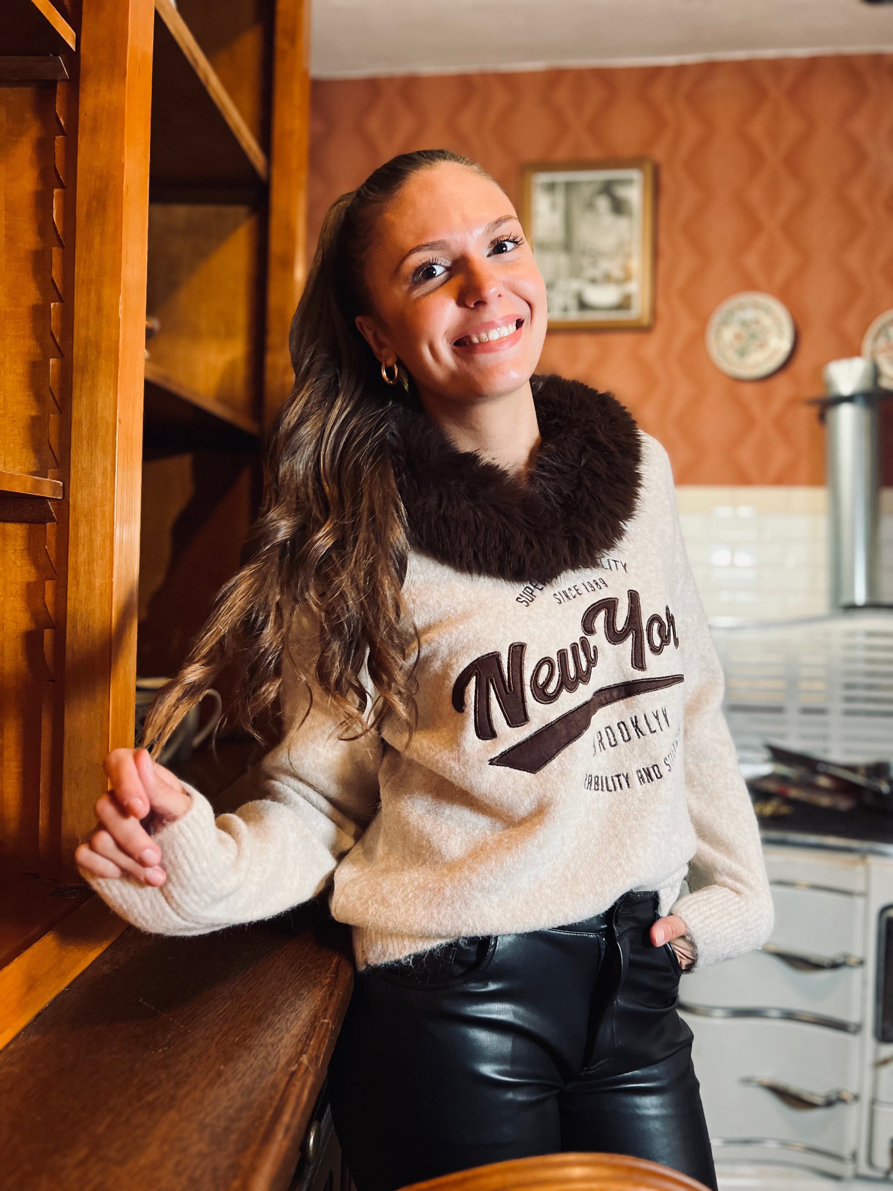 Notre pull « N-YORK » beige